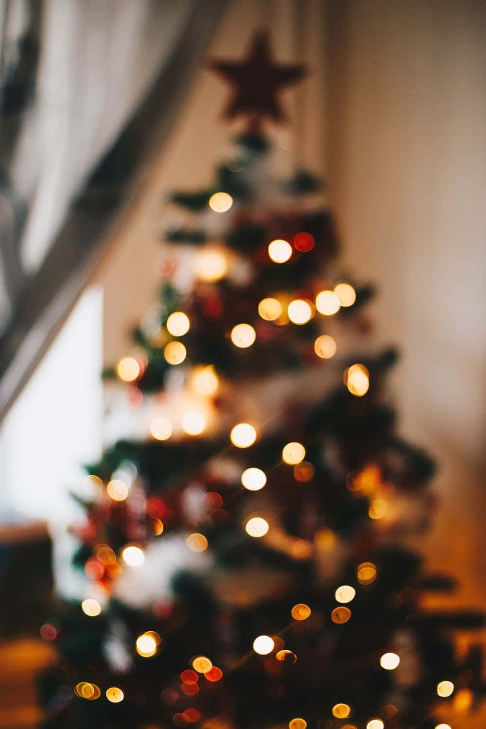 Acest fundal festiv de Crăciun încadrează perfect telefonul tău pentru sărbători. Fundal
