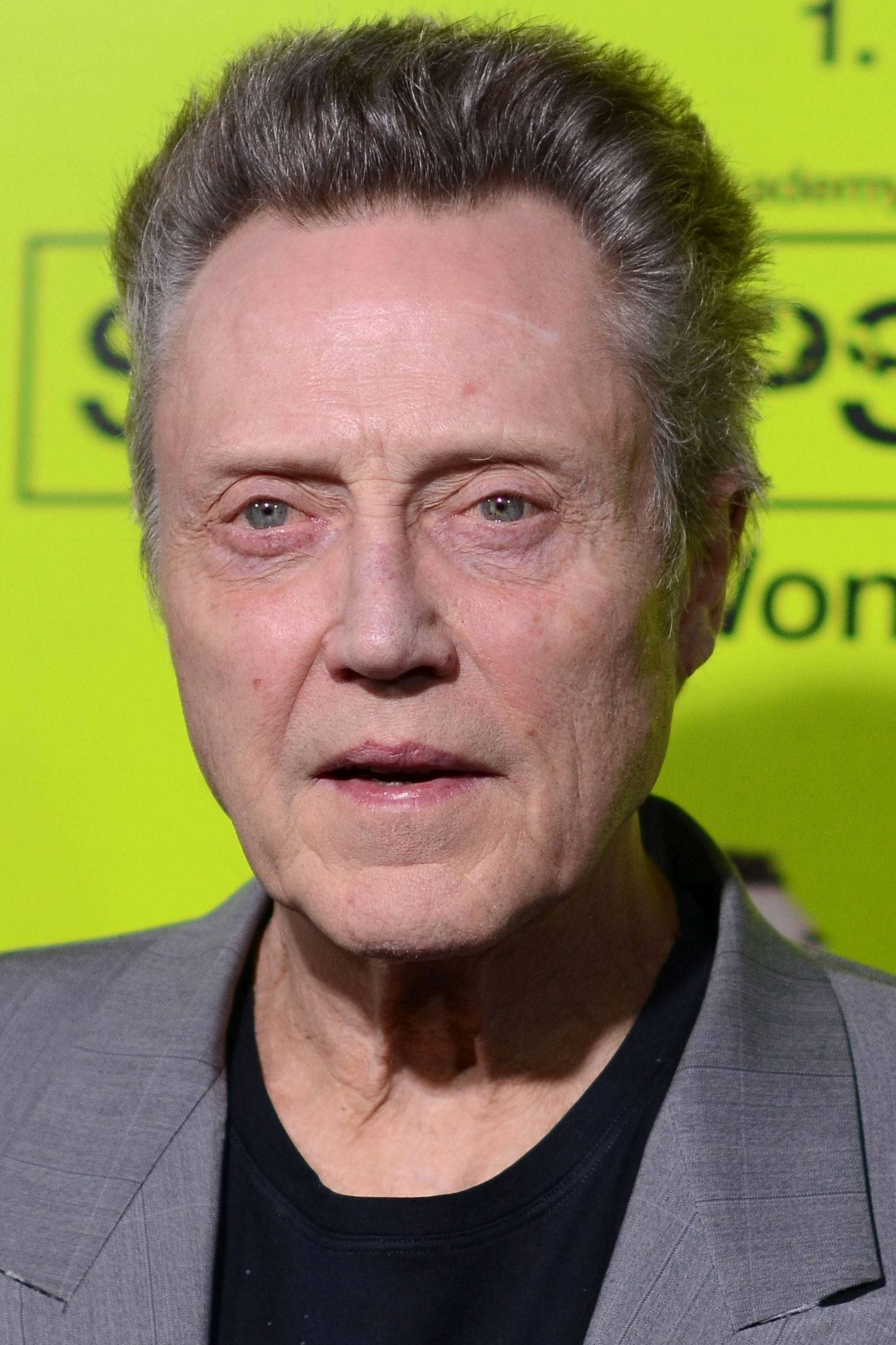 Actorul legendar Christopher Walken în timpul unei filmări Fundal