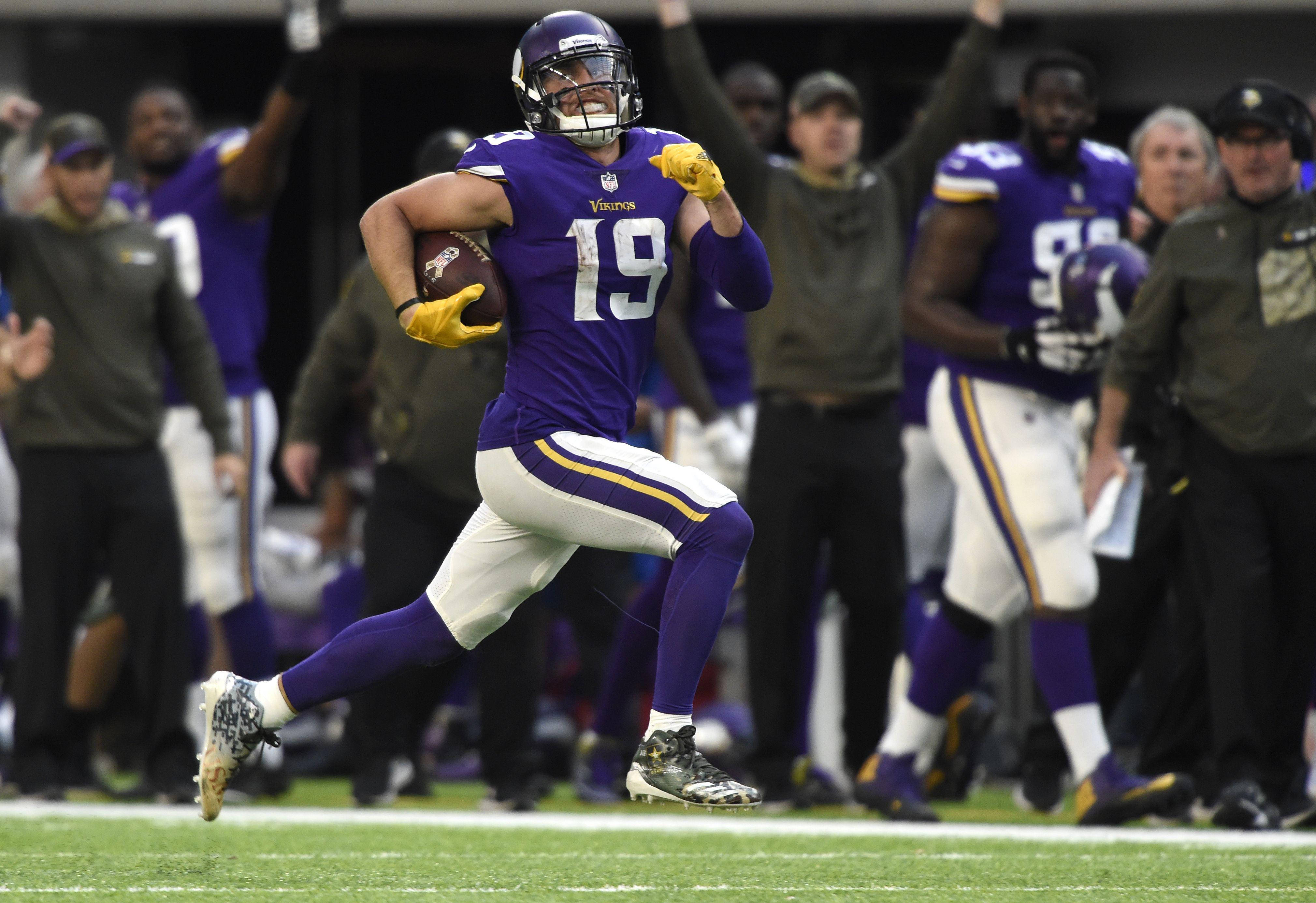 Adam Thielen, receptor larg Fundal