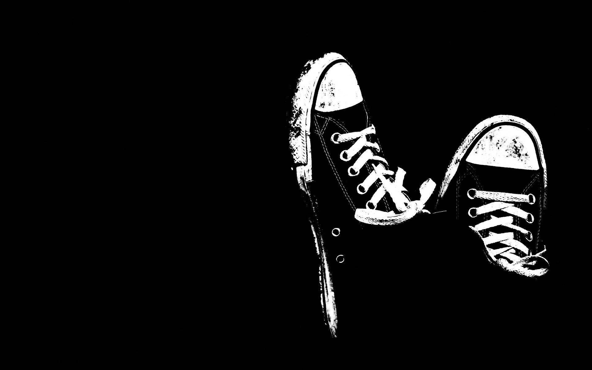 Adidași Converse Negri și Cool Fundal