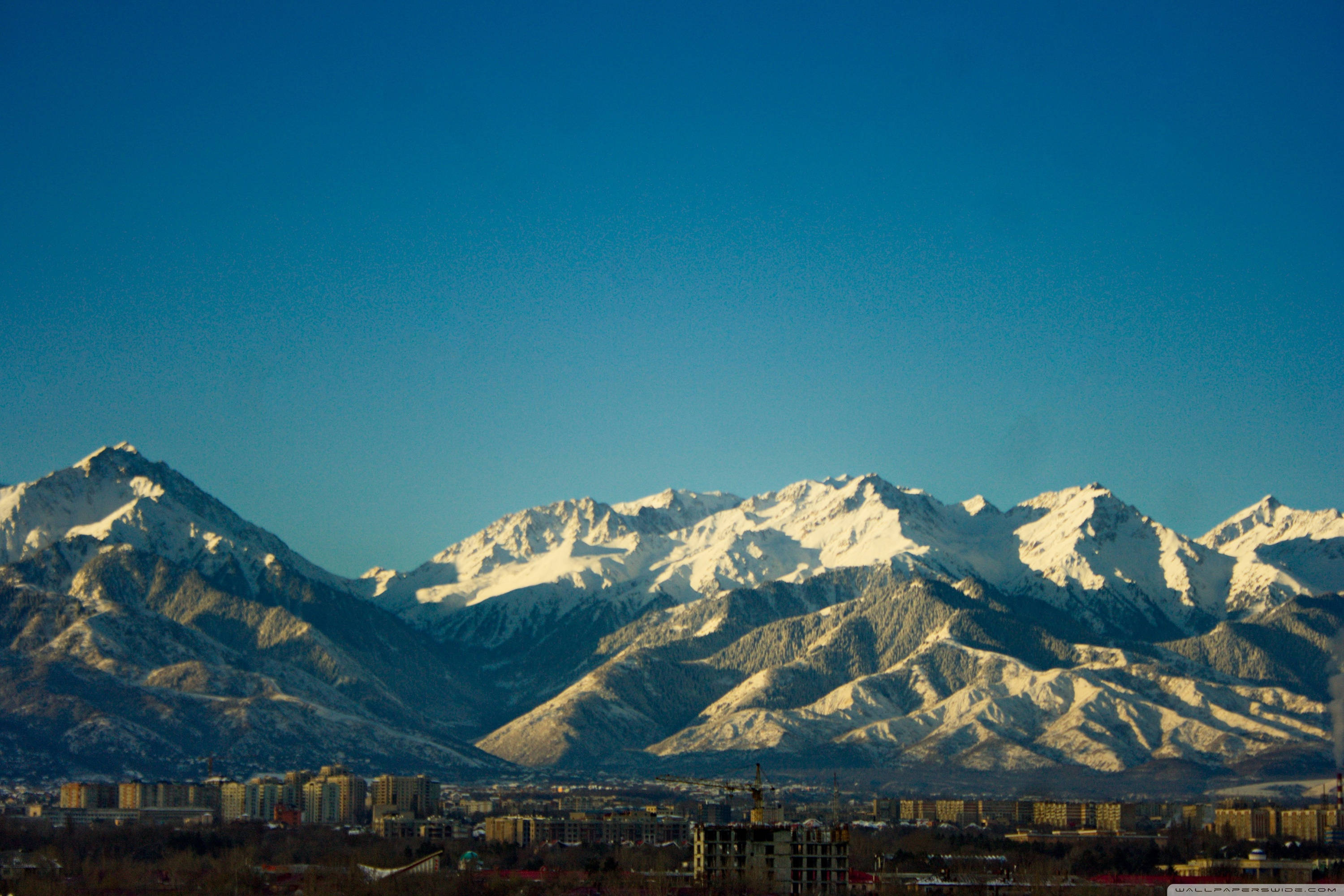 Almaty Kazakhstan vedere la munte Fundal