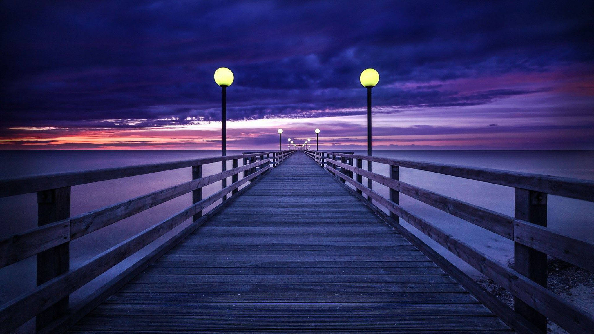 Apus de soare estetic violet în Los Angeles Fundal