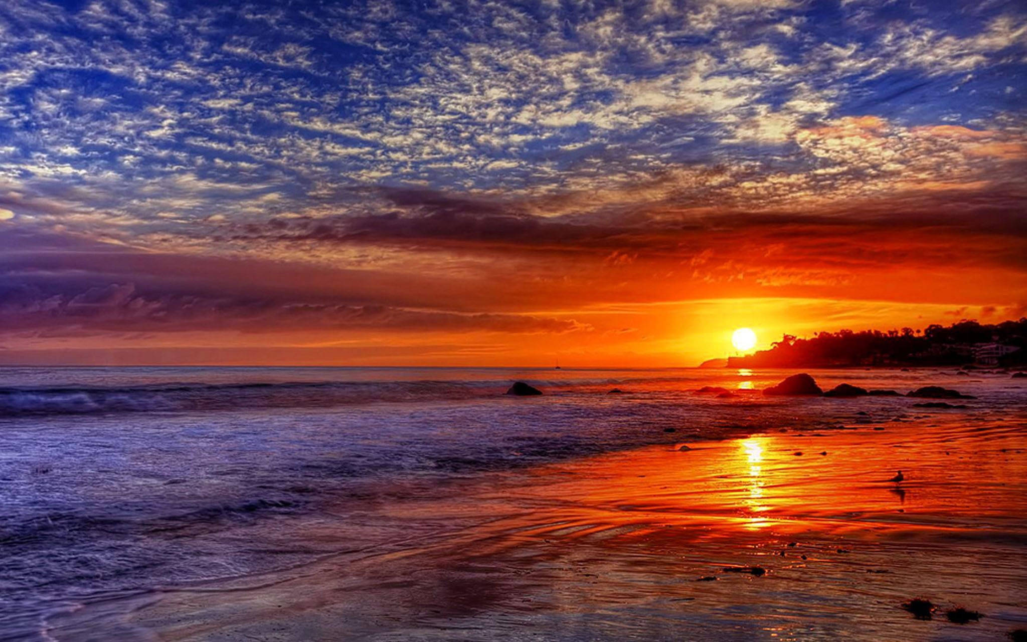 Apus de soare frumos în Malibu Fundal