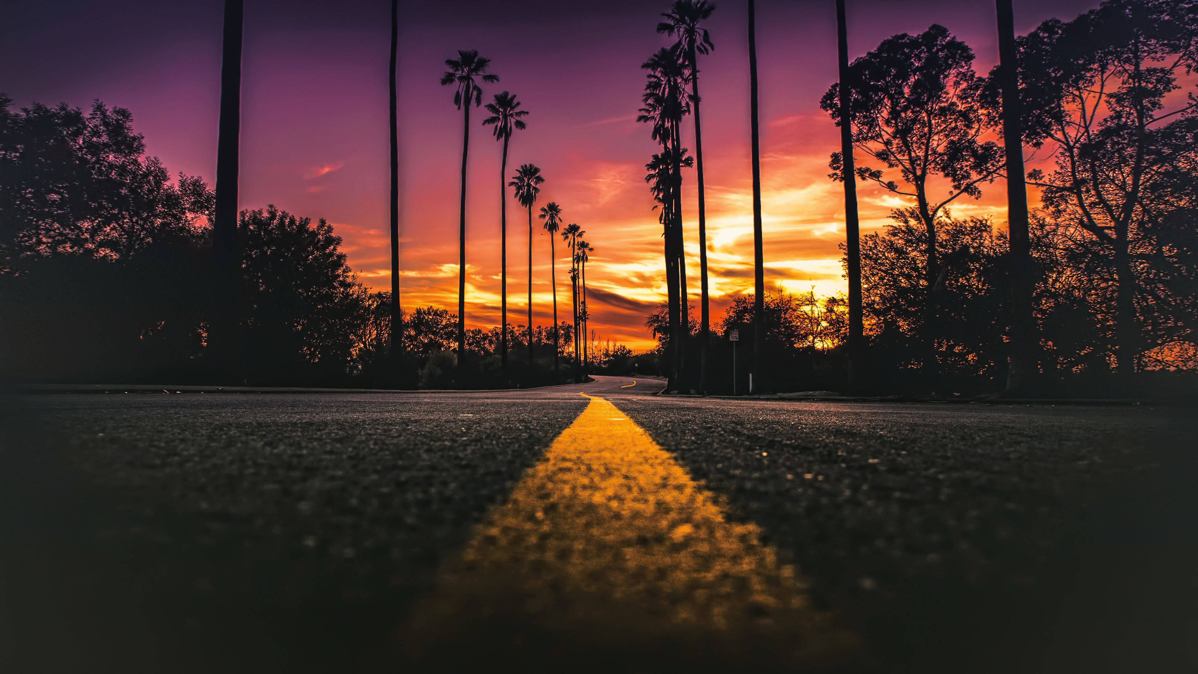 Apus de soare spectaculos în Los Angeles Fundal