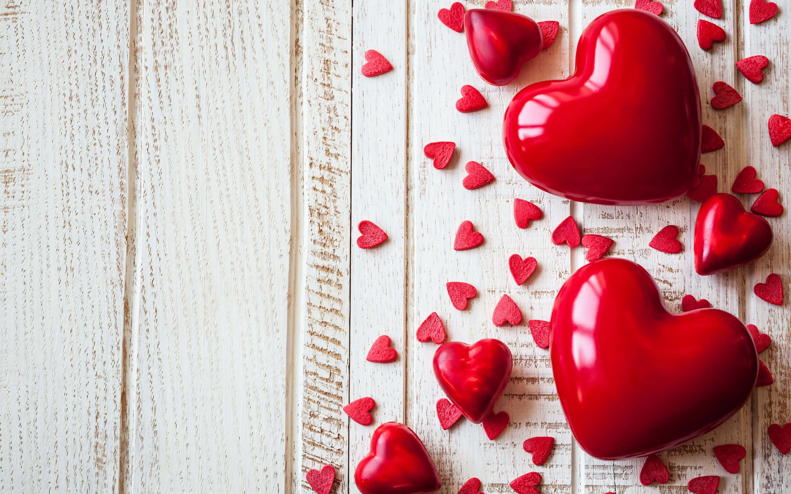 Arată-i persoanei speciale cât de mult o iubești cu acest fundal romantic și estetic, cu inimioare. Fundal