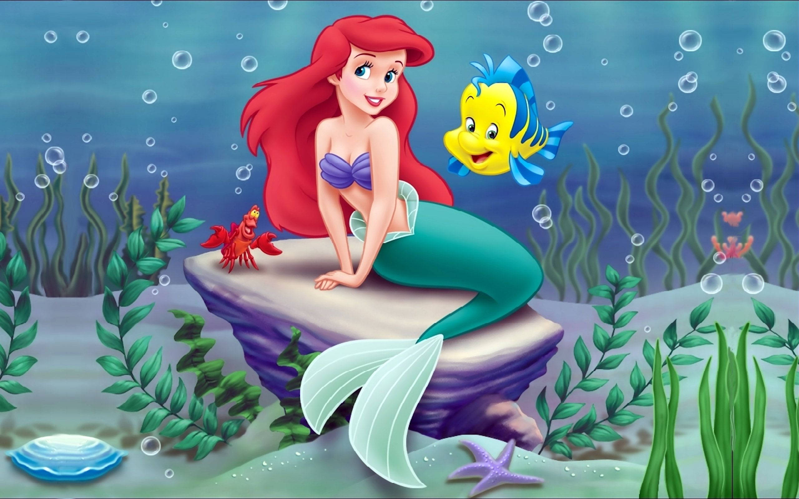 Ariel și Flounder din „Mica Sirenă” a Disney Fundal