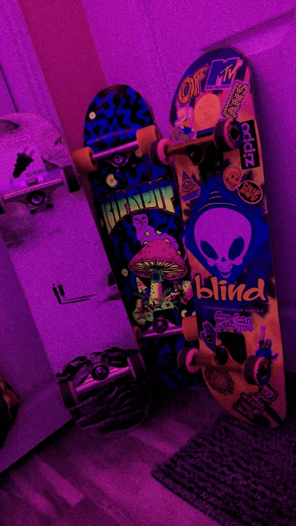 Artă estetică violet pe skateboard Fundal