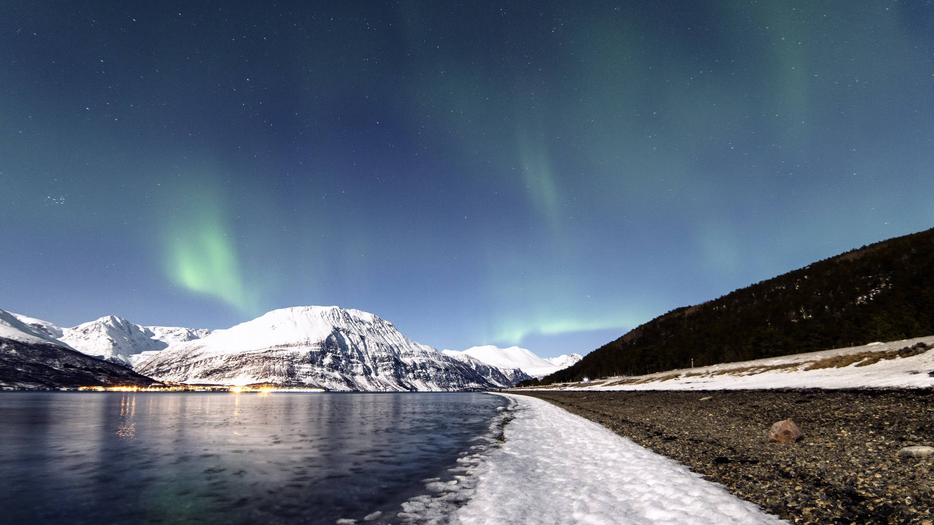 Aurora Boreală în Estetică de Iarnă Fundal