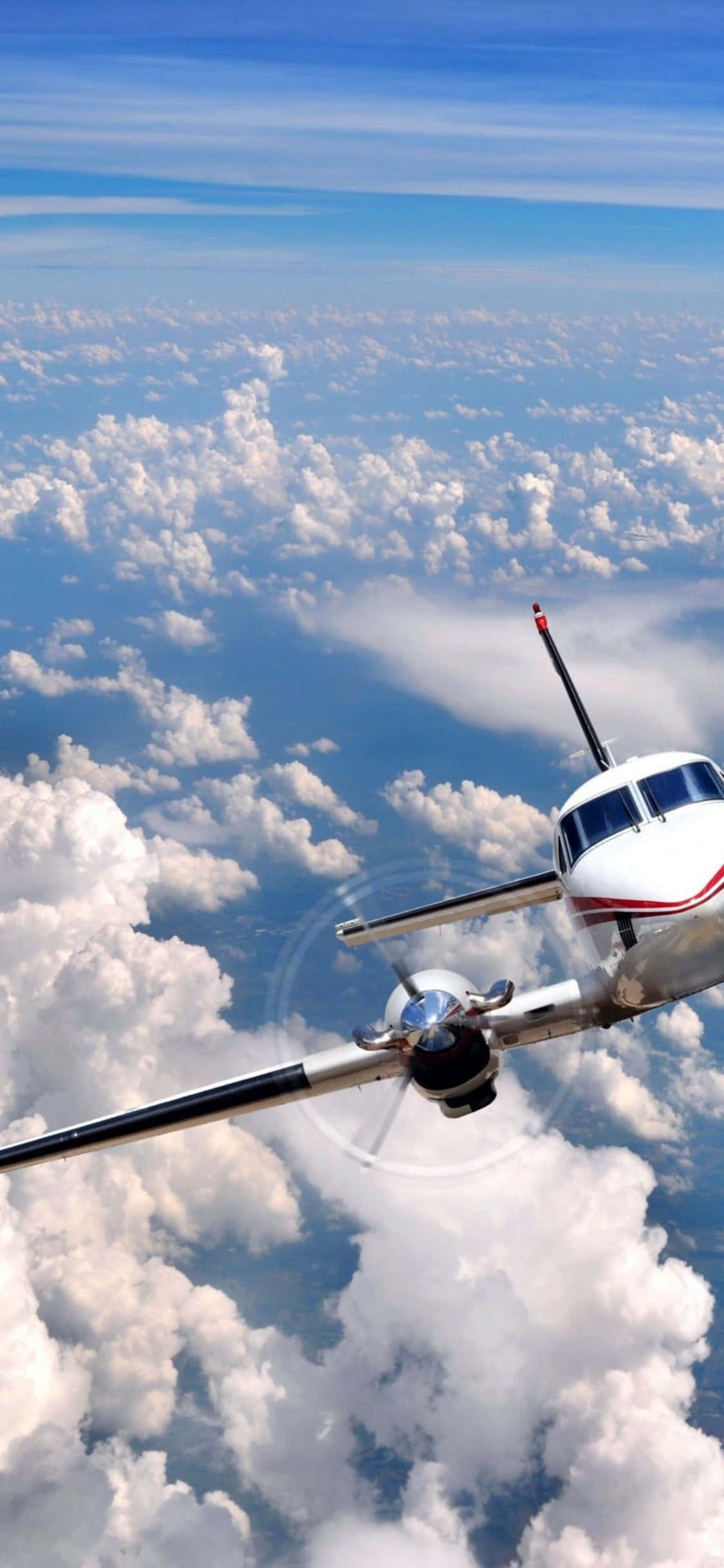O Aventură Emoționantă Te Așteaptă cu iPhone Xs și Microsoft Flight Simulator Fundal
