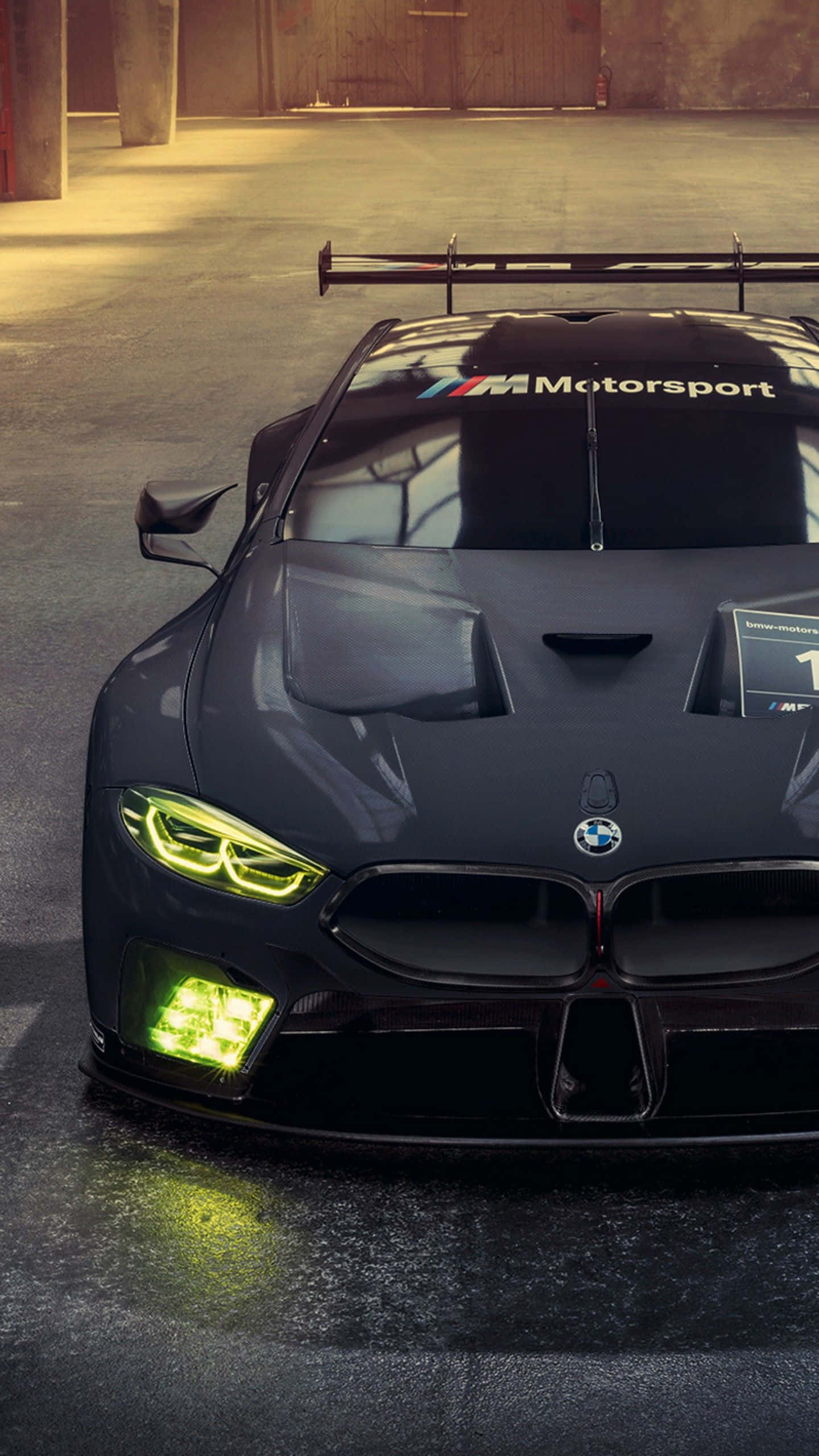 BMW cool într-un mediu urban Fundal