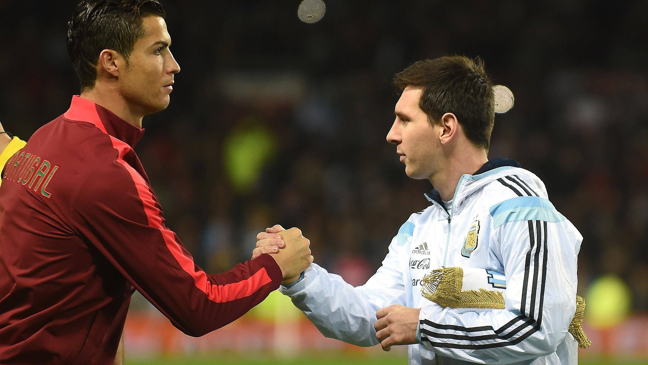 Bro Shake Messi și Ronaldo 4K Fundal