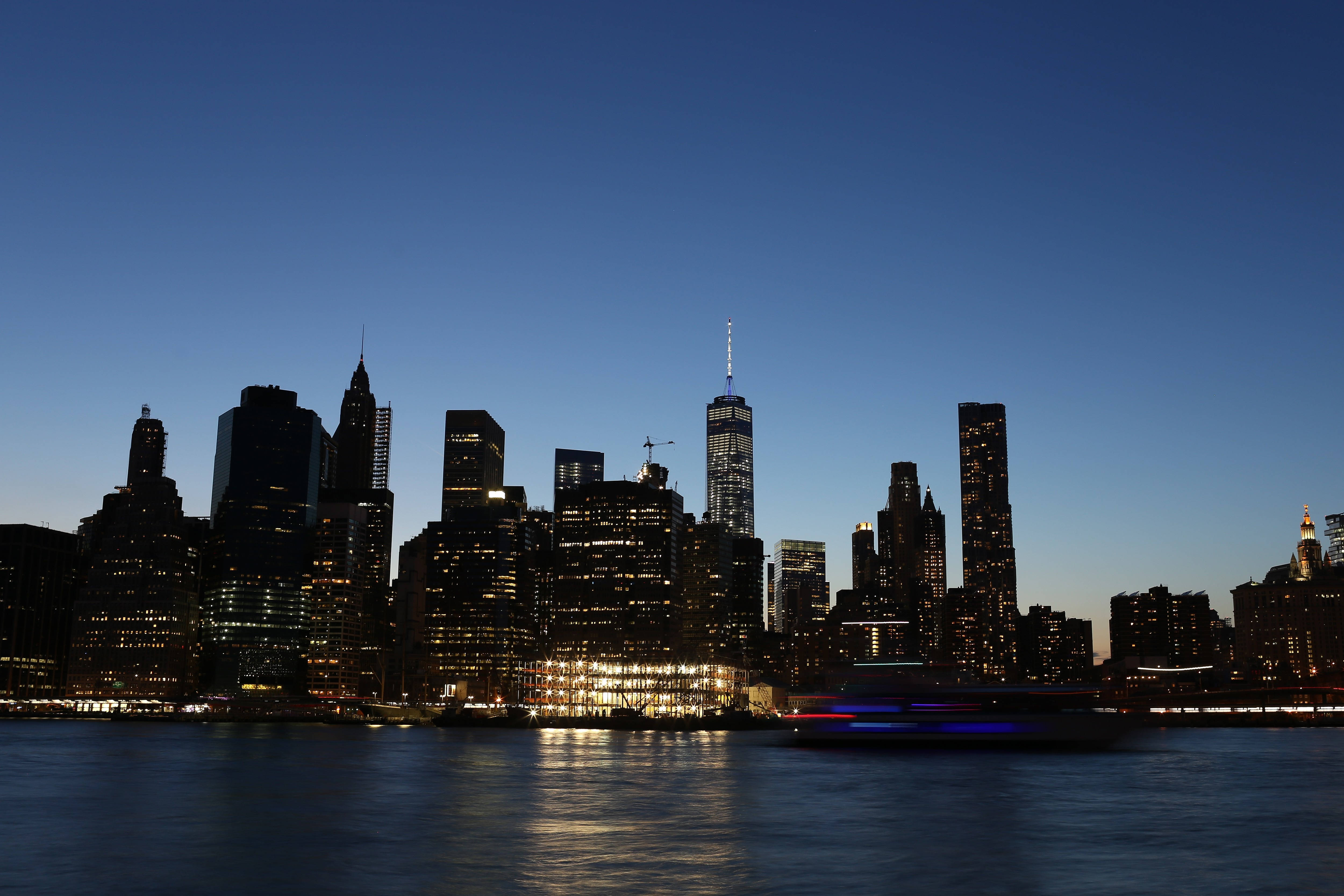 Brooklyn Heights Cer Senin Fundal