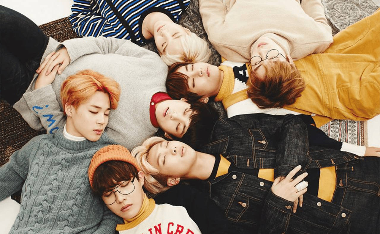 BTS drăguț dormind unul peste altul Fundal