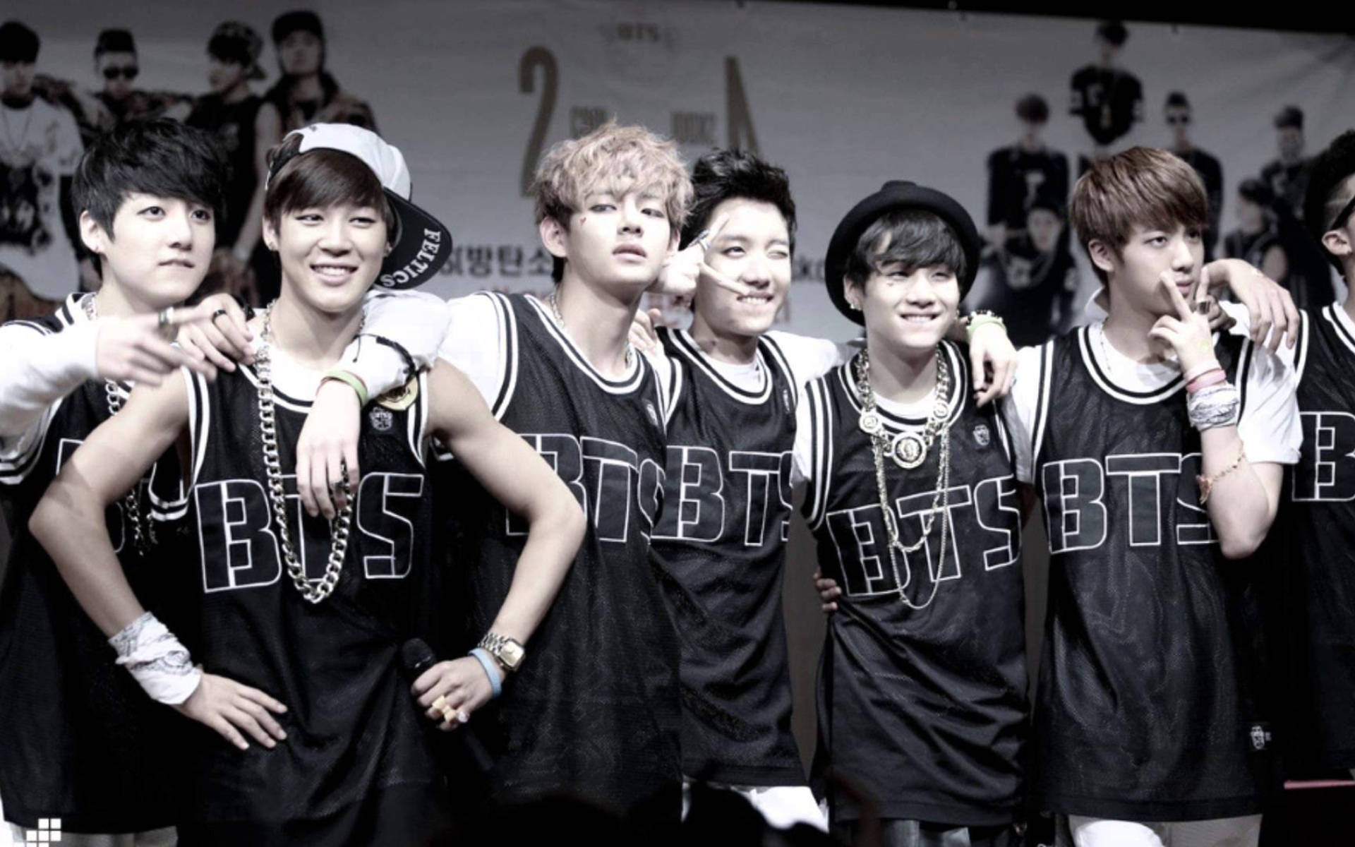 BTS Fotografie de grup Debut 2013 Fundal