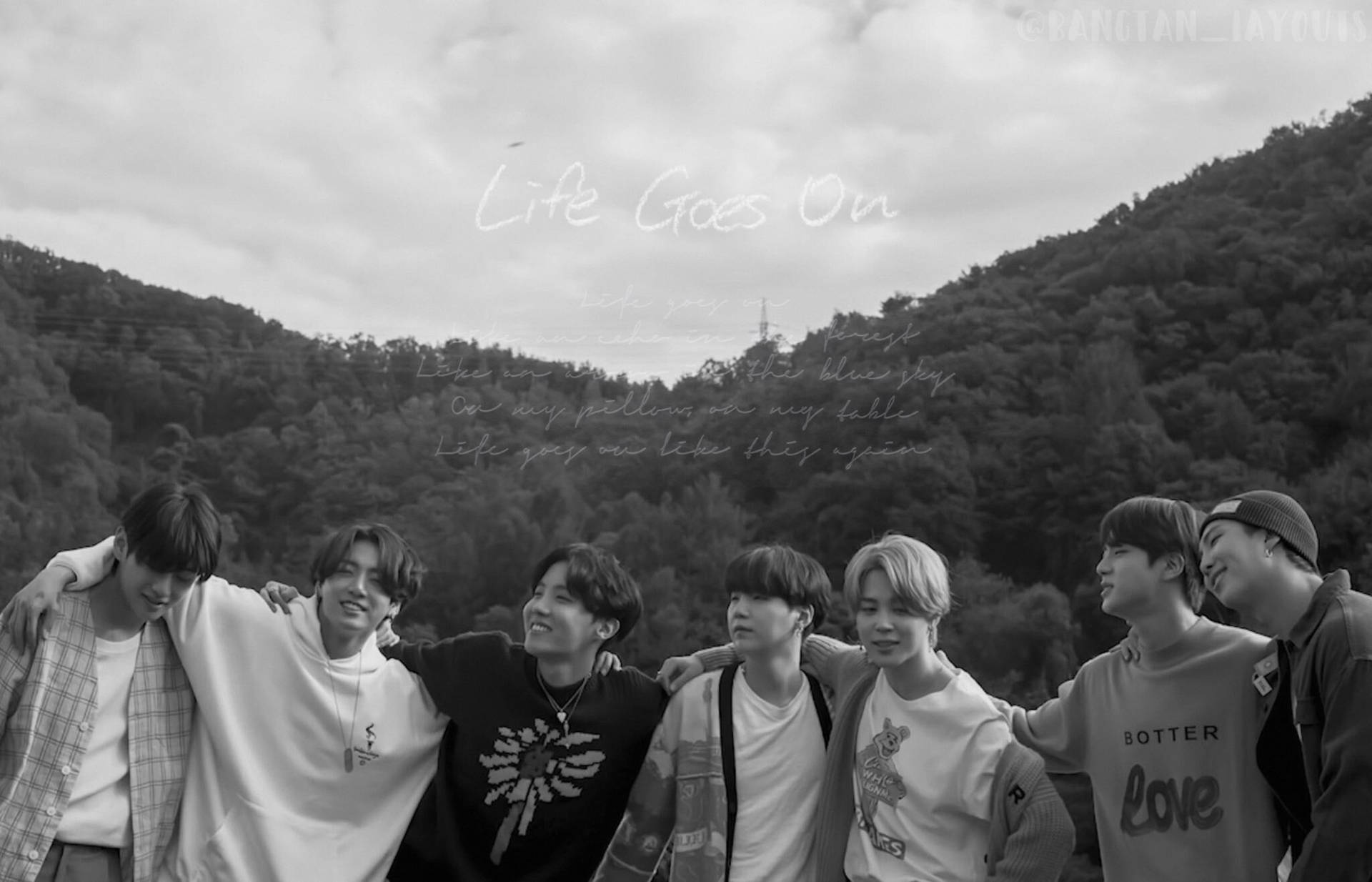 BTS Life Goes On în tonuri de gri Fundal