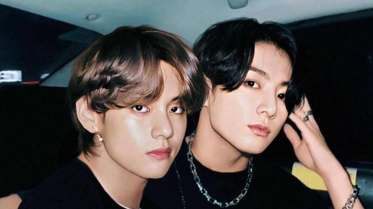 BTS V și Jungkook în mașină Fundal