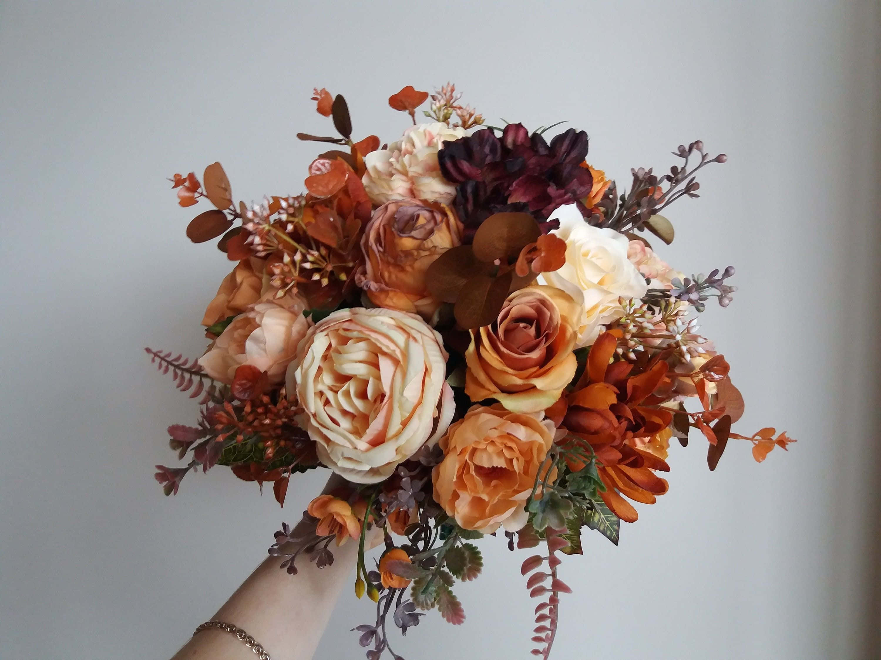 Buchet multicolor de flori Fundal