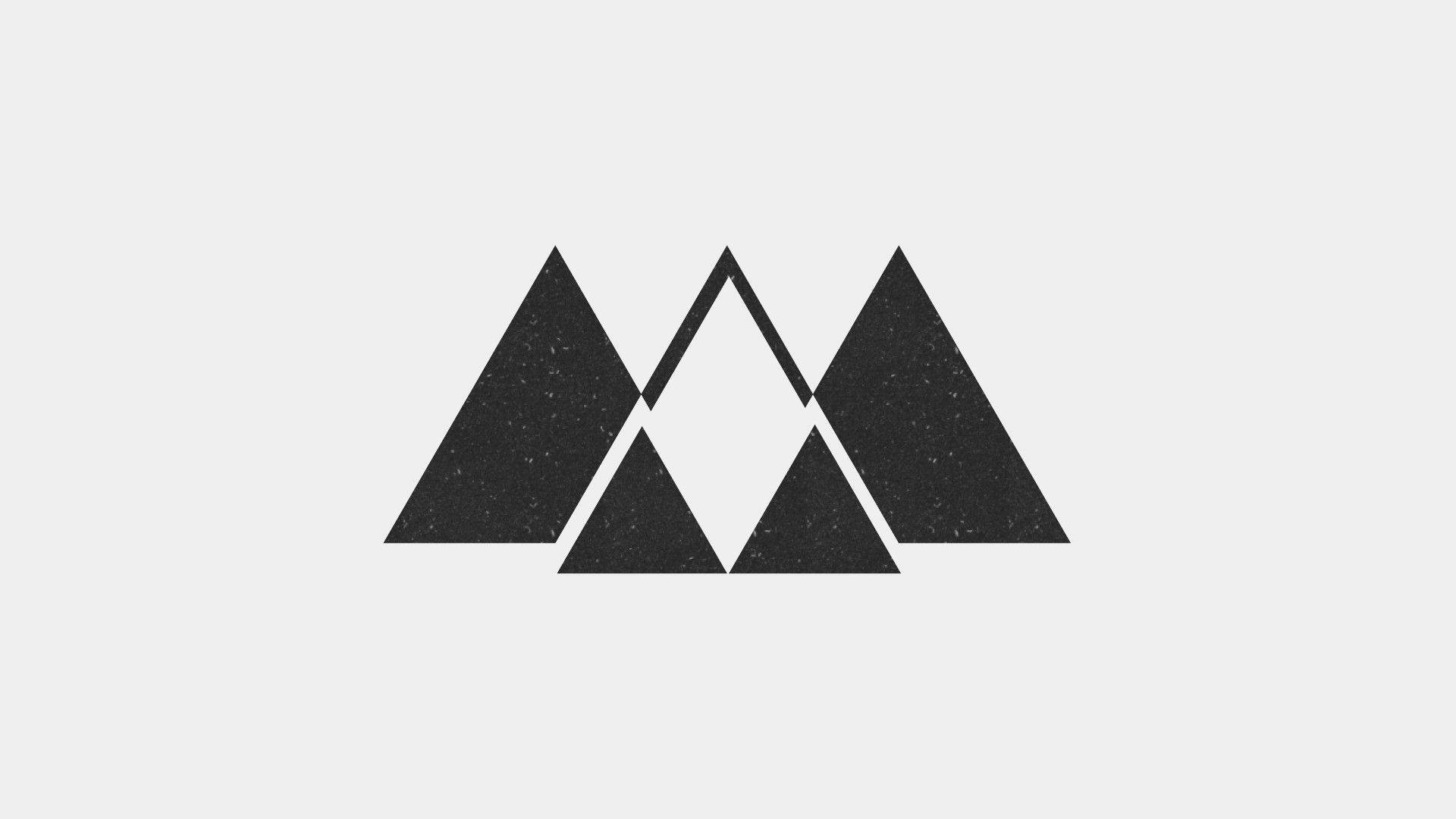 Bucură-te de liniștea munților într-un cadru minimalist Fundal
