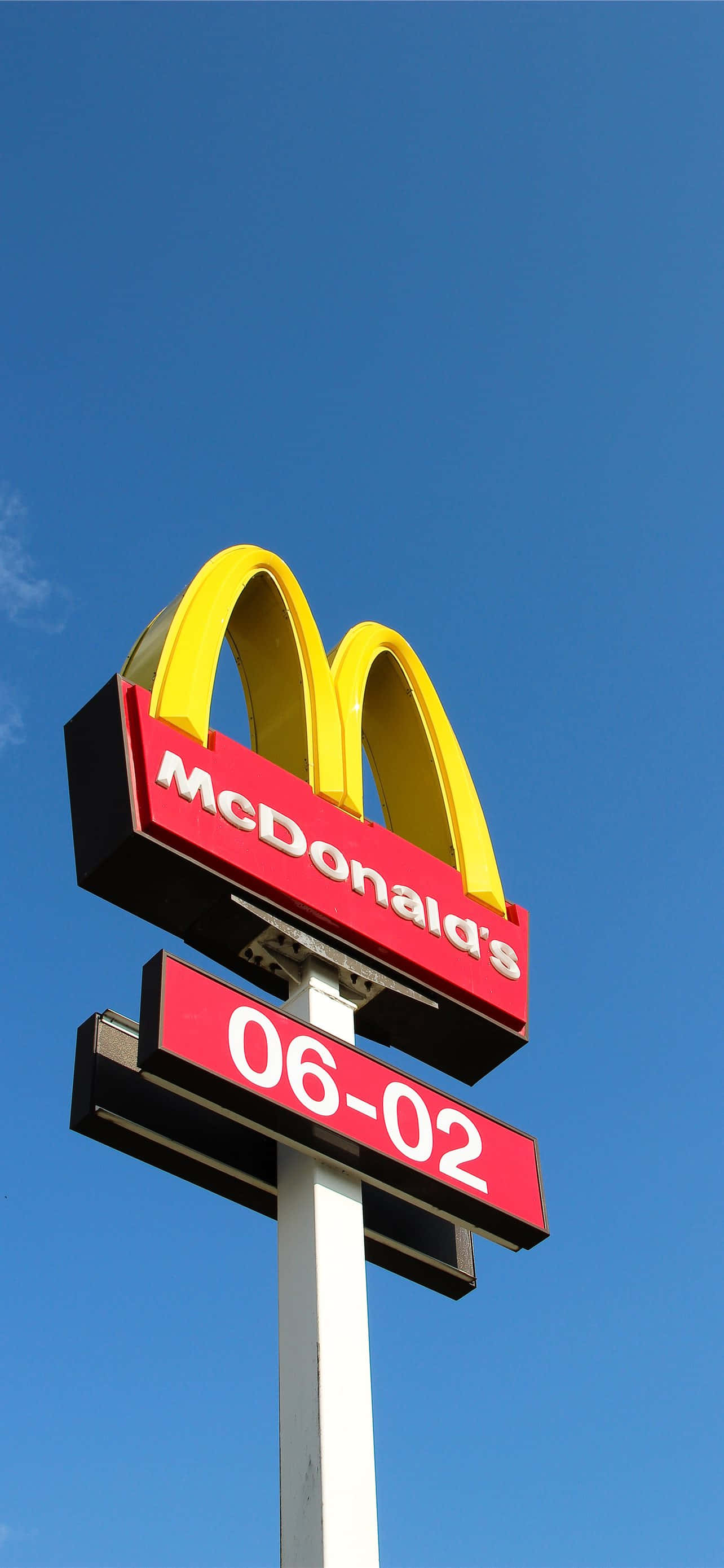 Bucură-te de McDonald's Estetic și de Masa Ta Favorită. Fundal