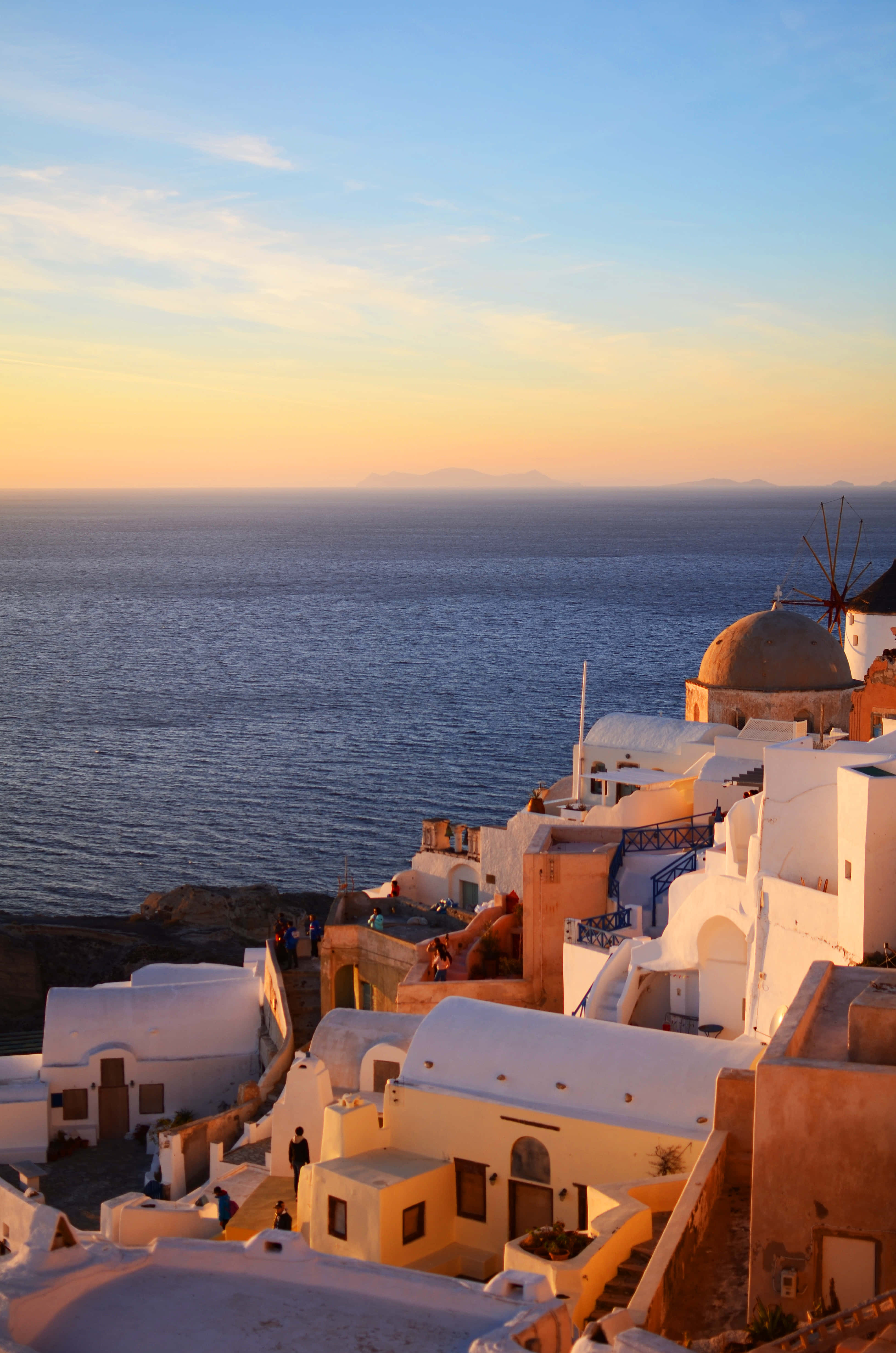Bucură-te de vederile spectaculoase ale insulei Santorini, Grecia Fundal