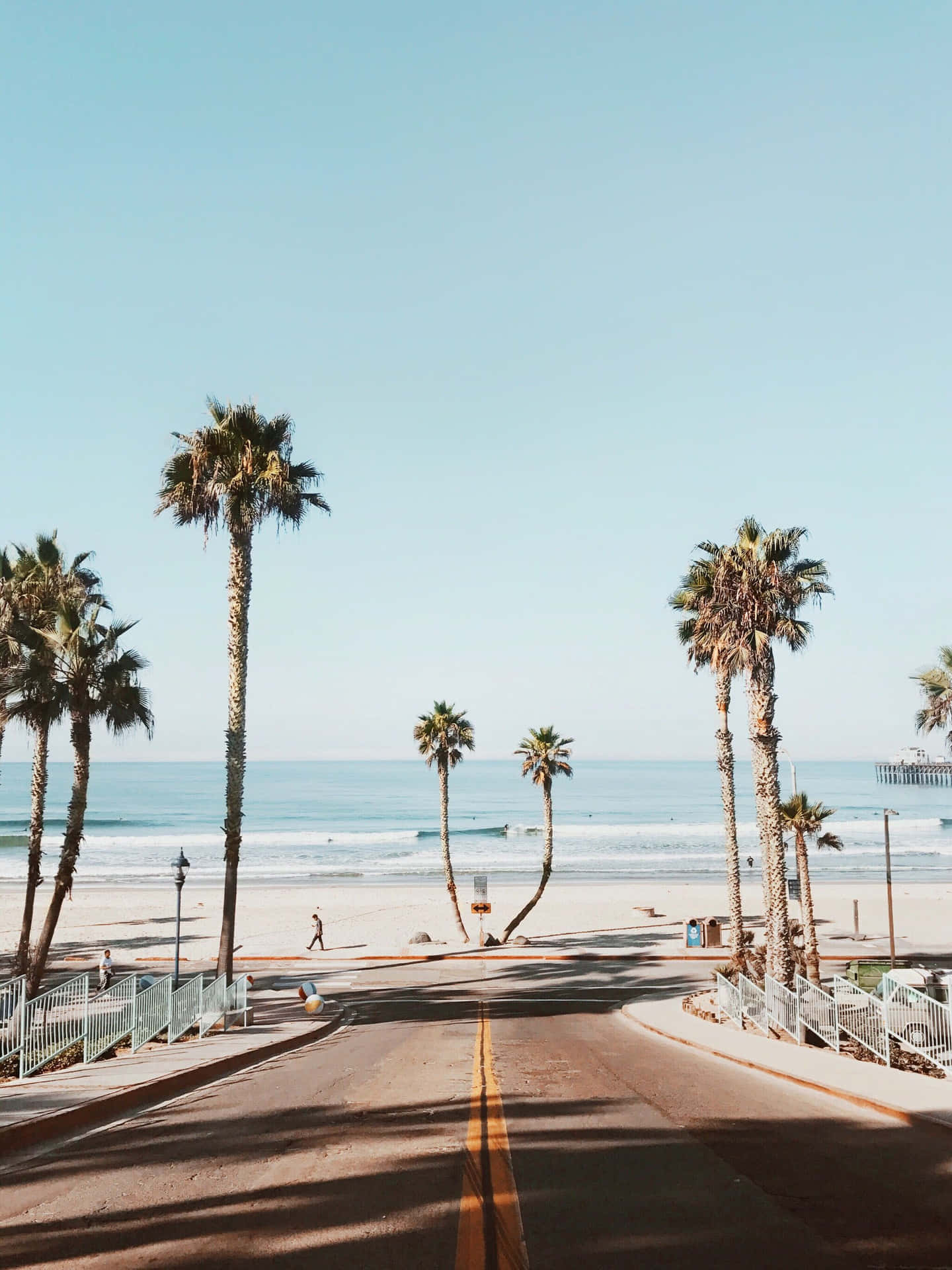 Bucurându-te de o zi pitorească pe coasta Californiei vara Fundal