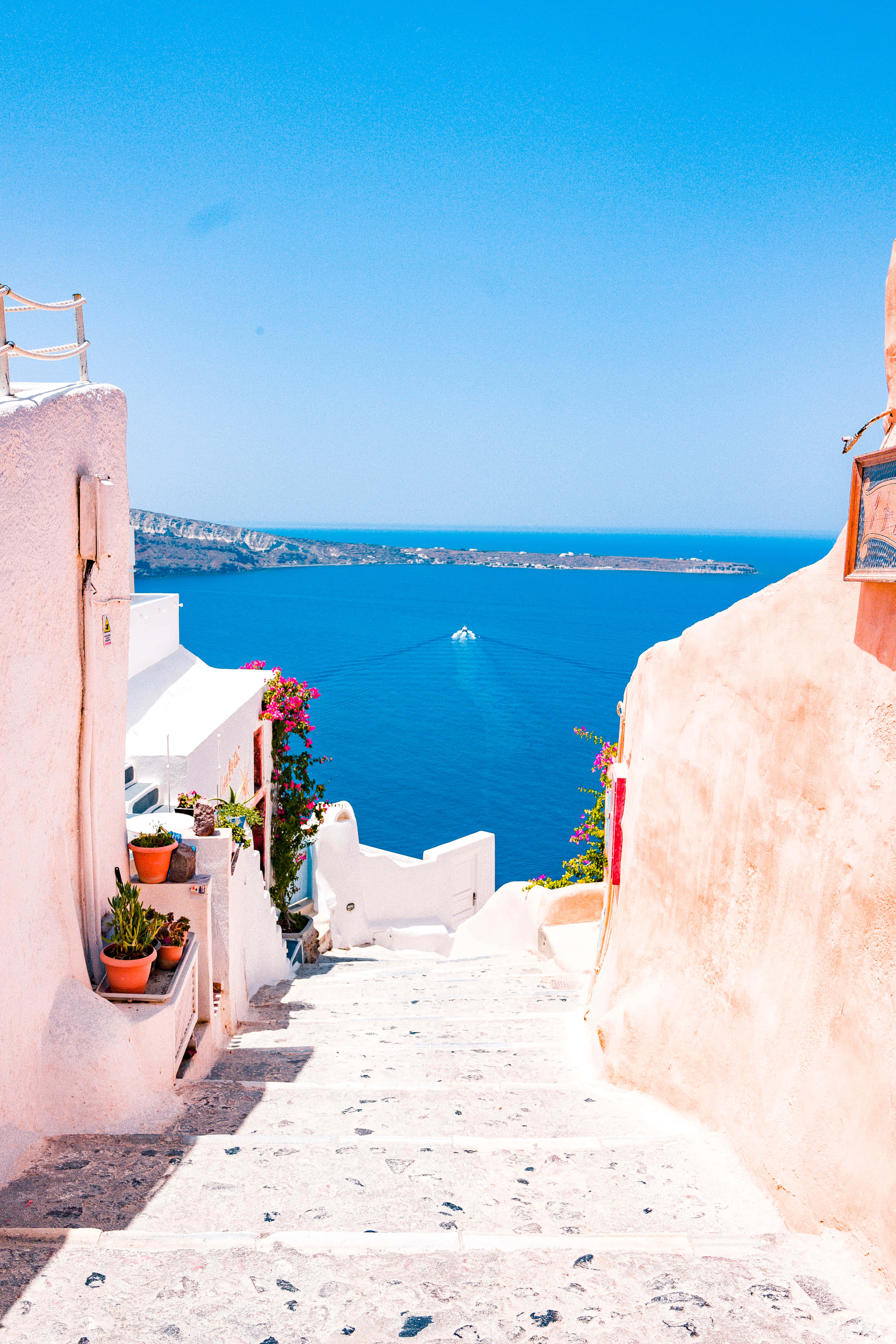 Bucurați-vă de panorama impresionantă a Santorini, Grecia Fundal