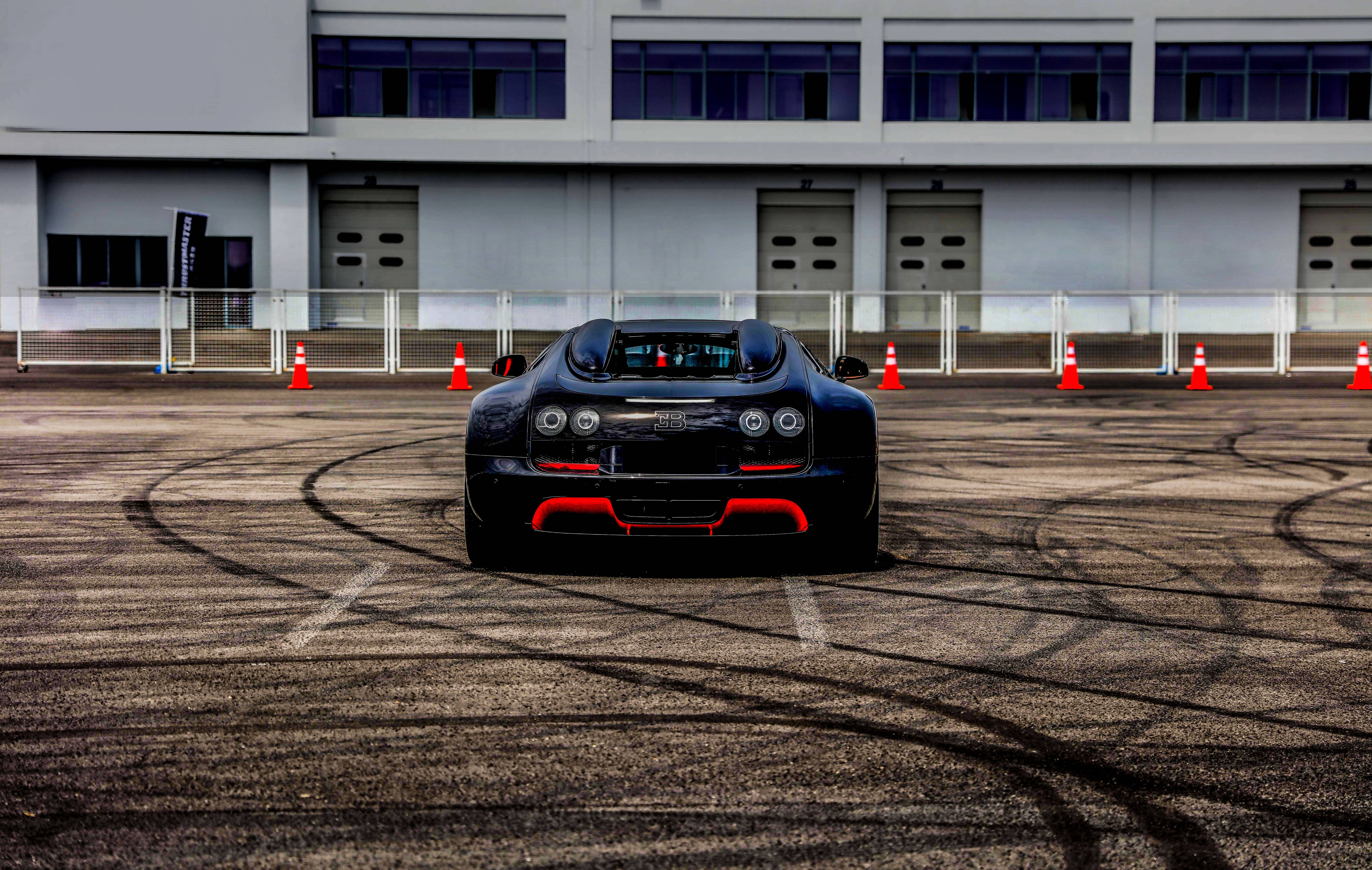 Bugatti Veyron Roșu-Negru Fundal