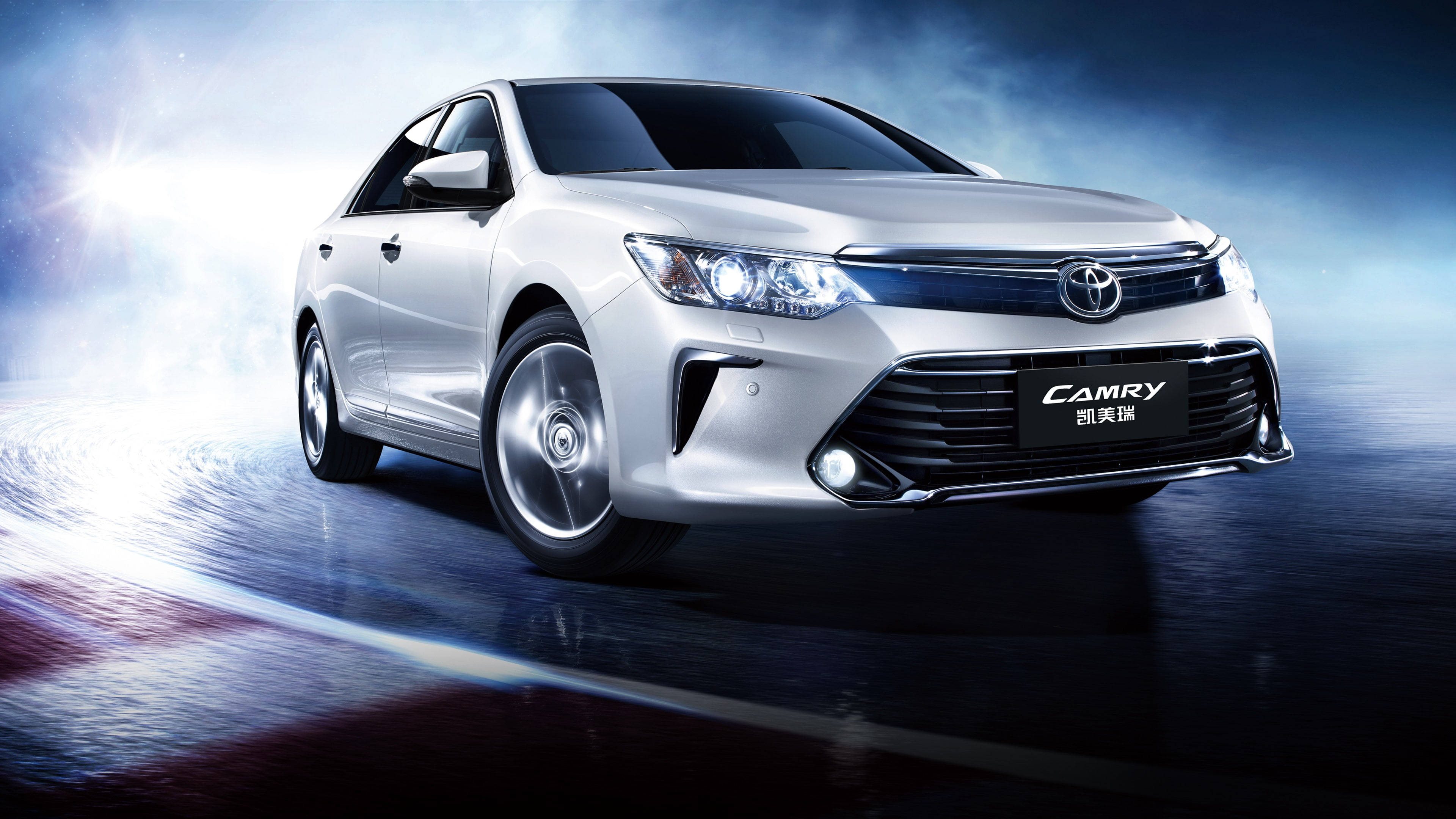 Camry Alb Toyota 4K Cu Fum Fundal
