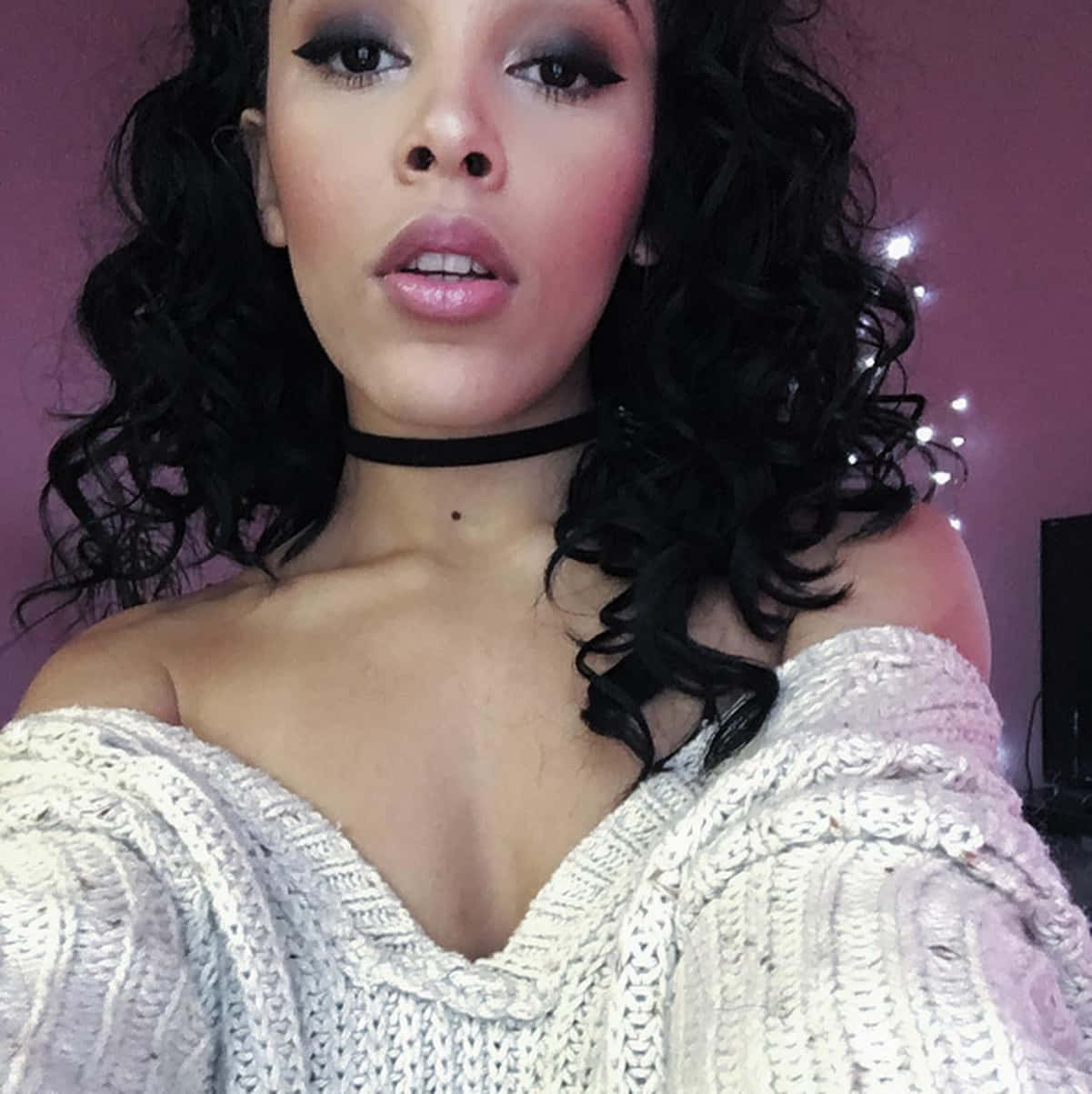 Cântăreață și actriță Doja Cat. Fundal