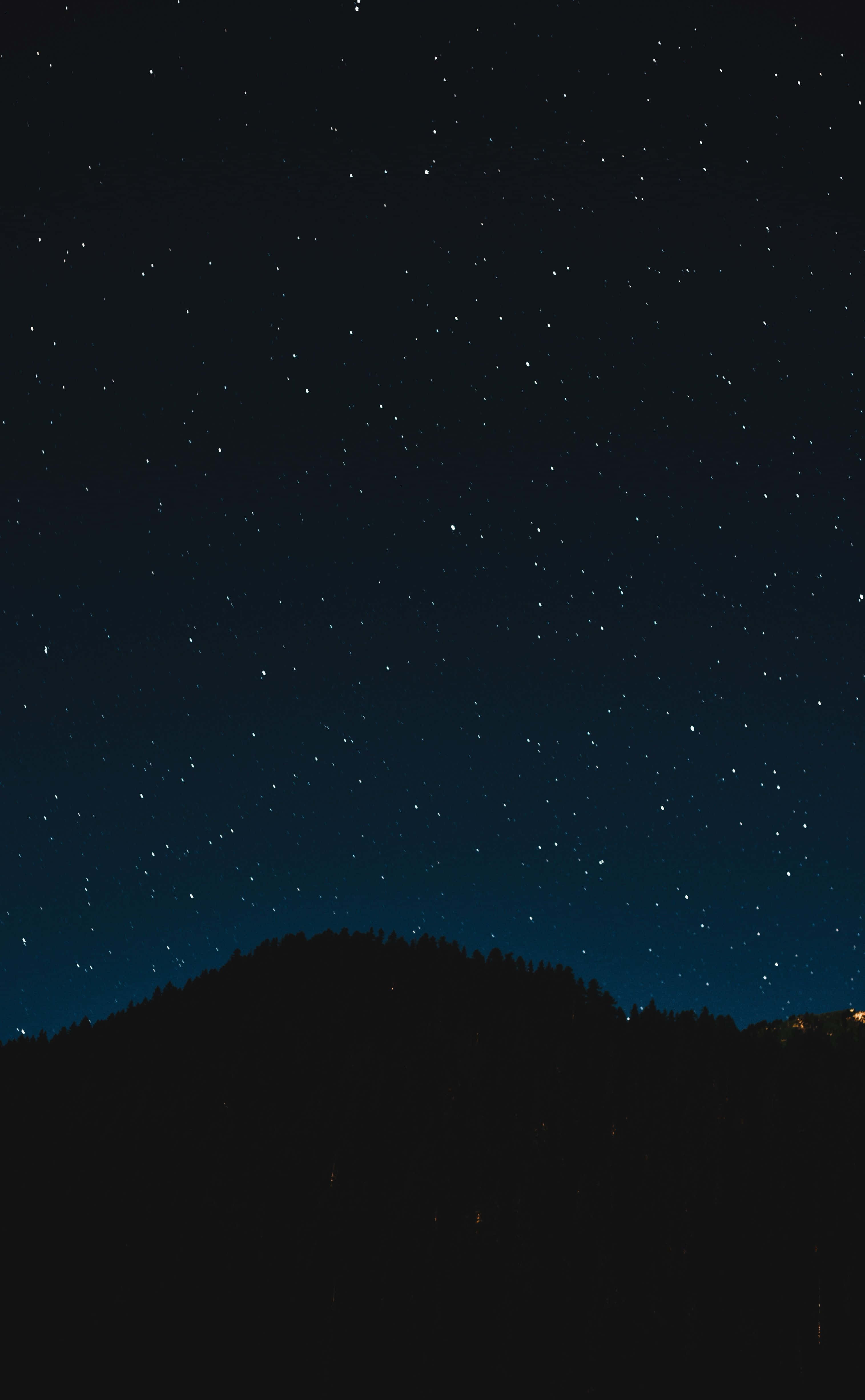 Cer Nocturn Estetic Cu Stele Fundal