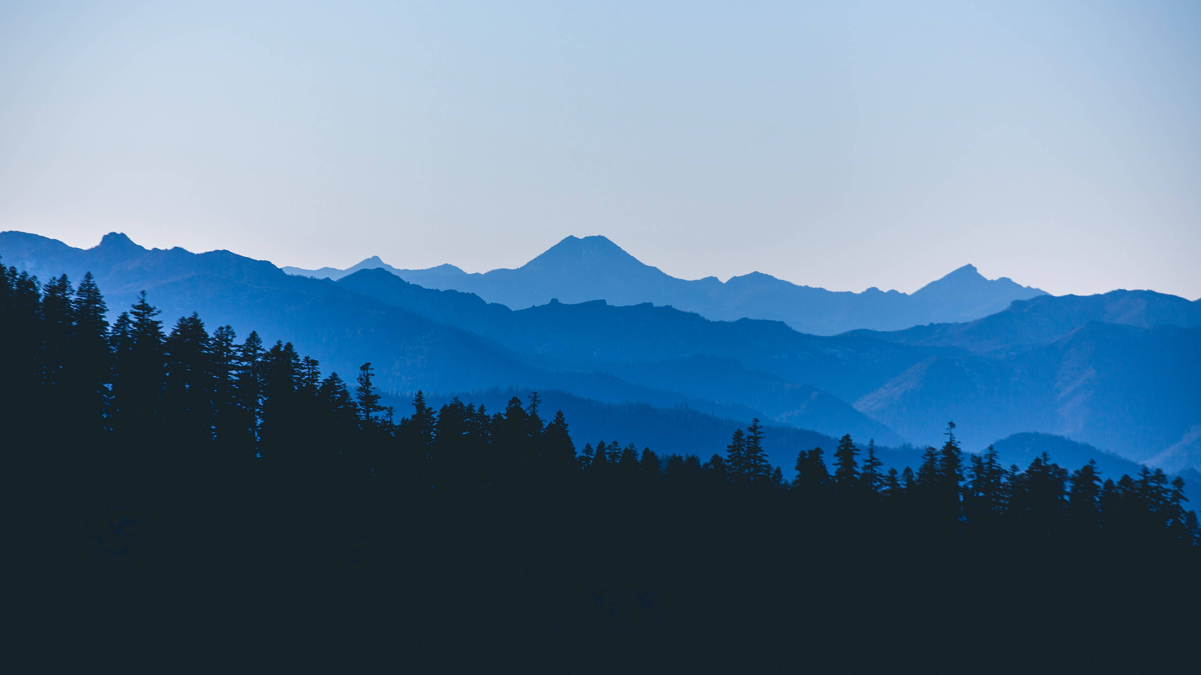 Cer Senin în Red Buttes Wilderness Fundal