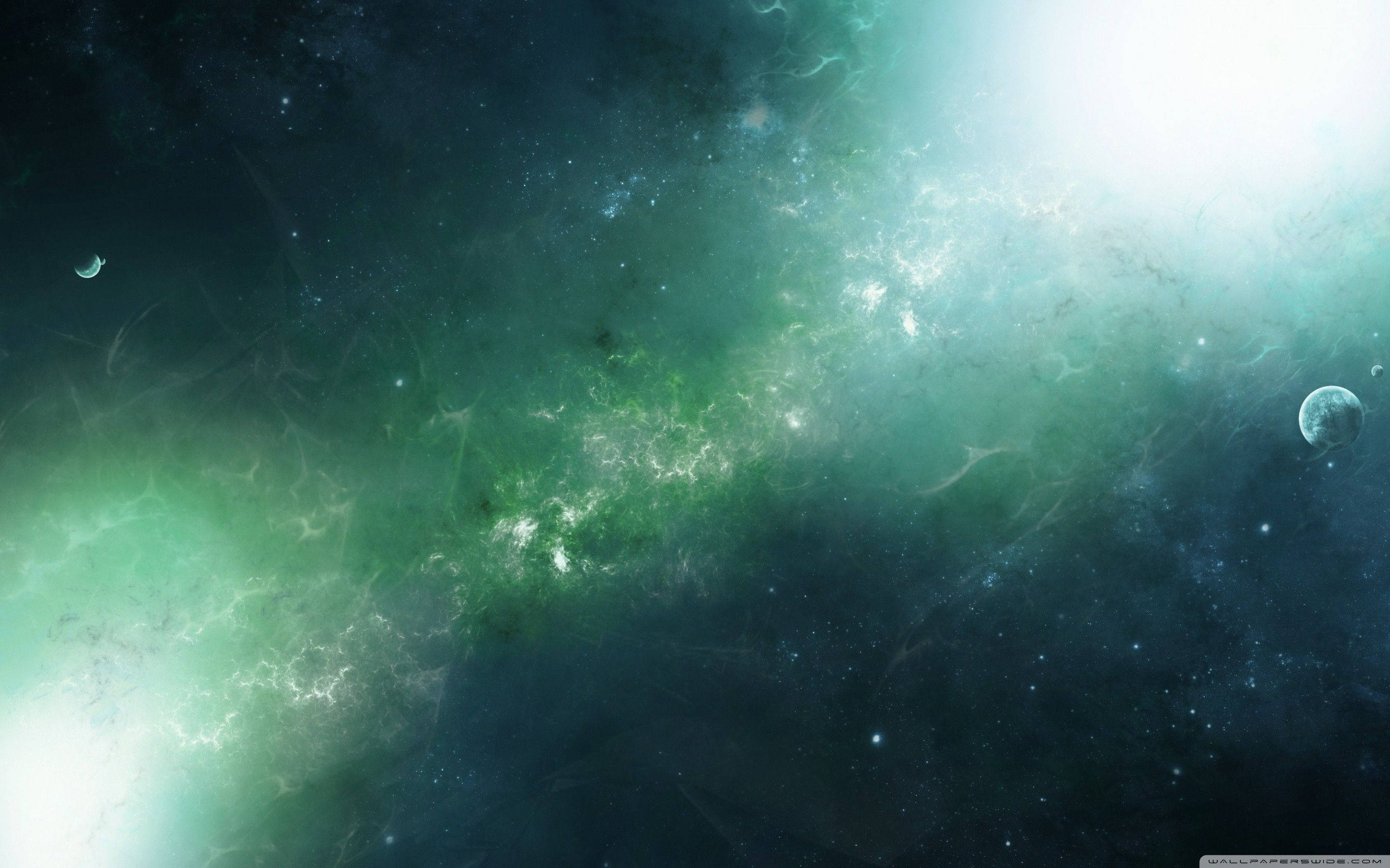 Cer Verde și Galaxie Fundal