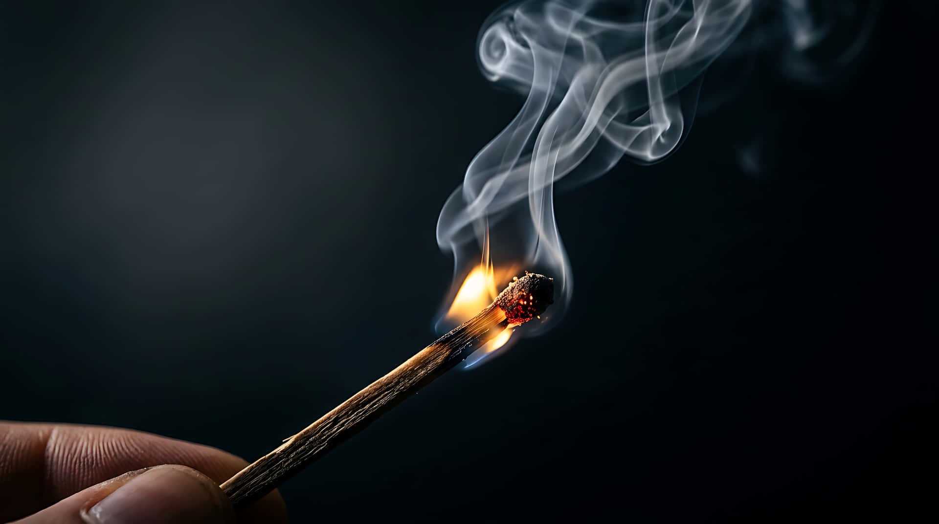 chibrit,foc,flacără,fum,aprindere,scânteie,ardere,căldură,macro,prim-plan,lumină,întuneric,concept,început,idee,ispirație,pericol,energie,combustie,sulf