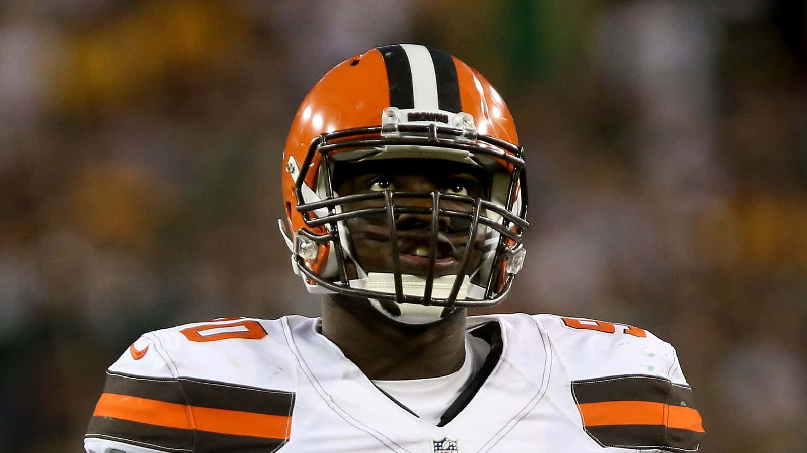 Cleveland Browns Emmanuel Ogbah prim-plan Fundal