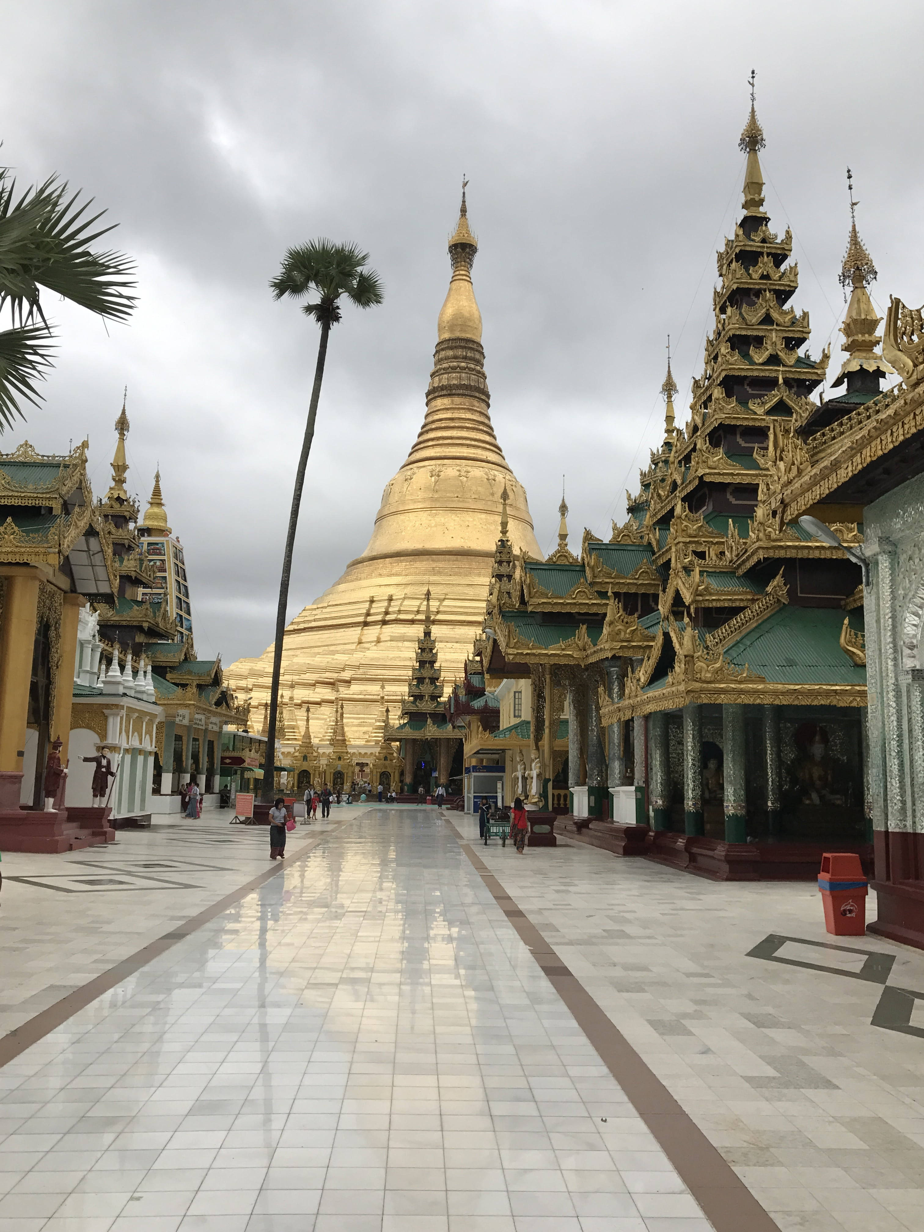 Complex Shwedagon Yangon Fundal