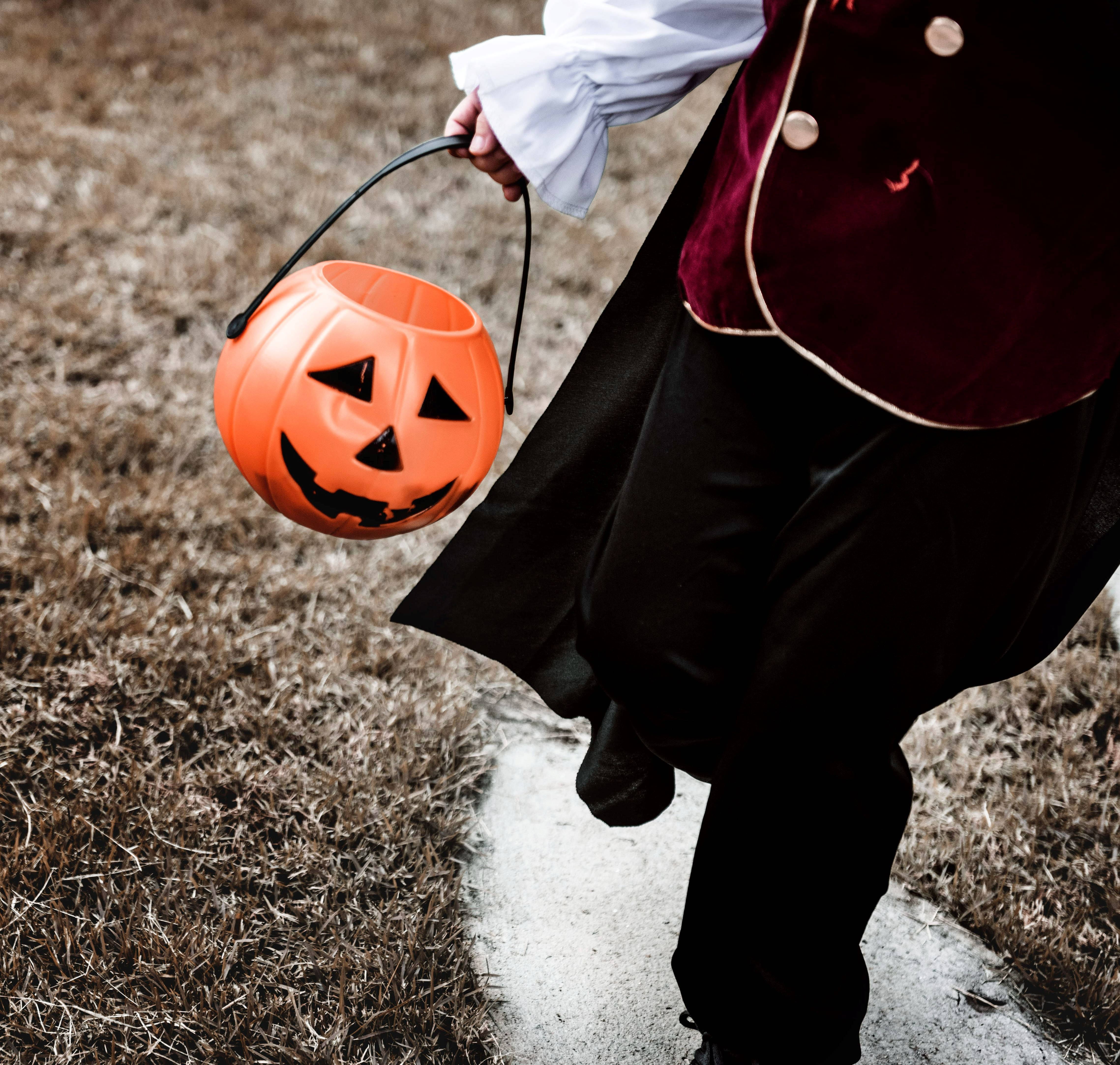 Coș de Halloween înfricoșător și drăguț Fundal