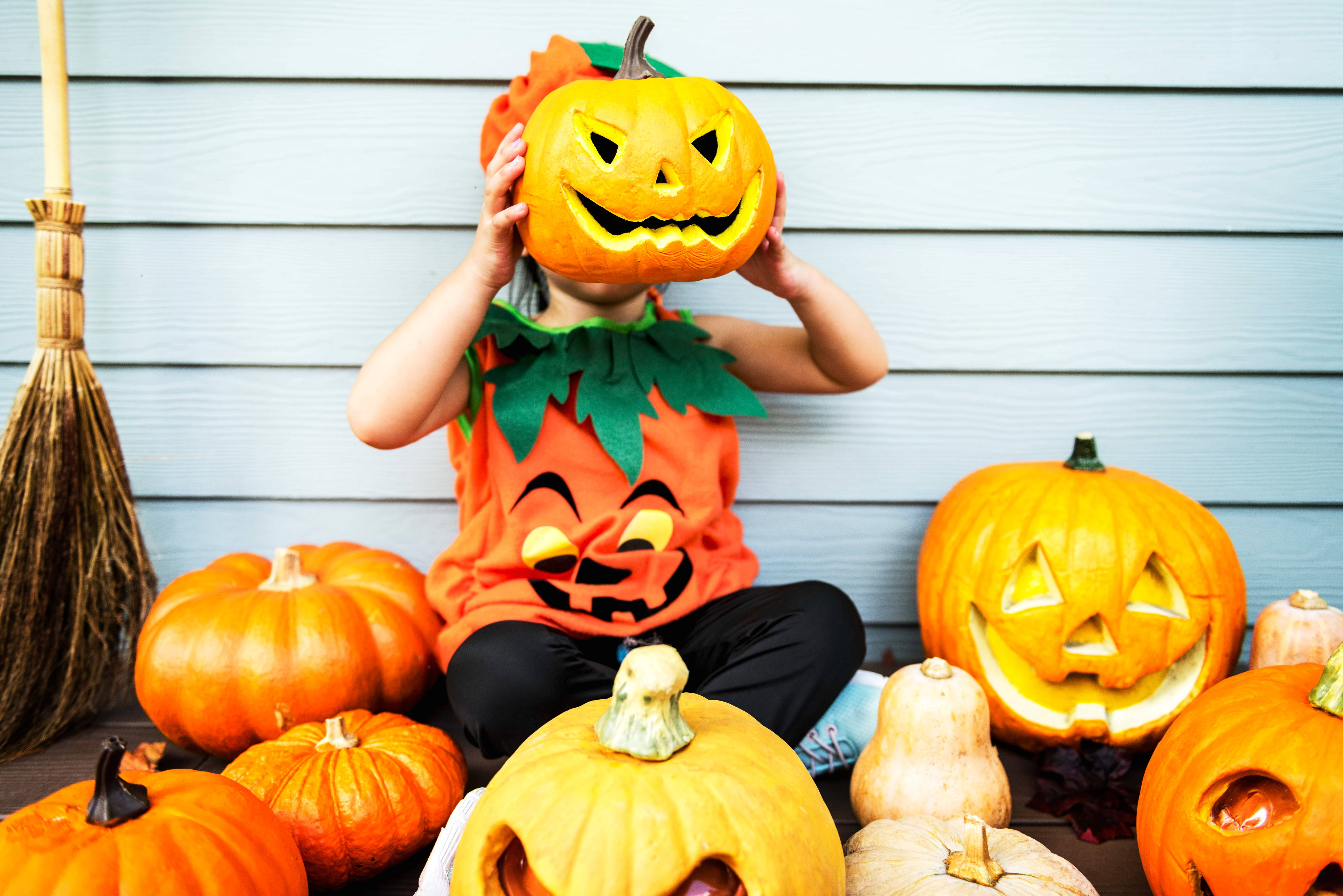 Costum Jack O' Lantern pentru Copil de Halloween Fundal