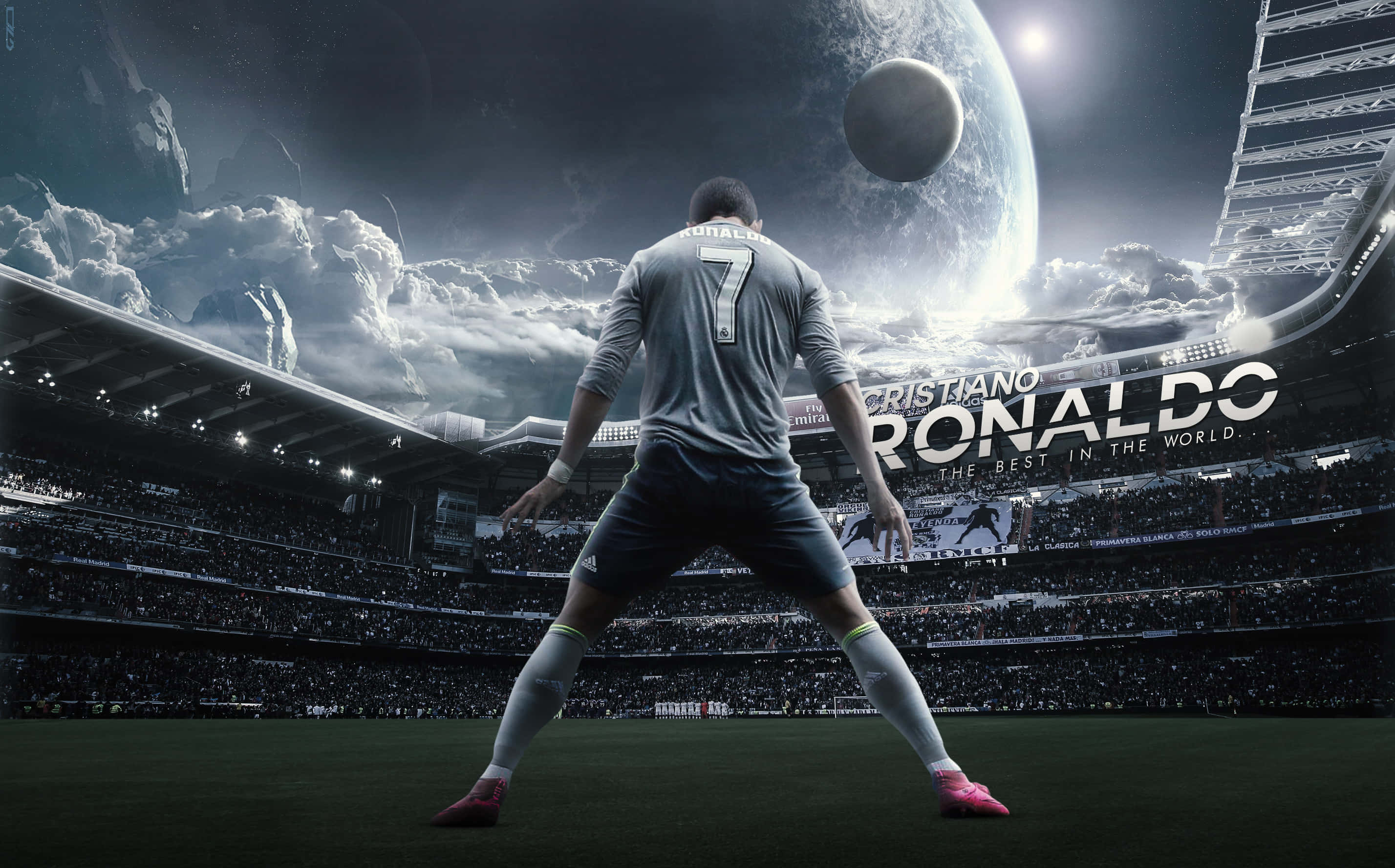 Cristiano Ronaldo sărbătorind un gol pe teren Fundal