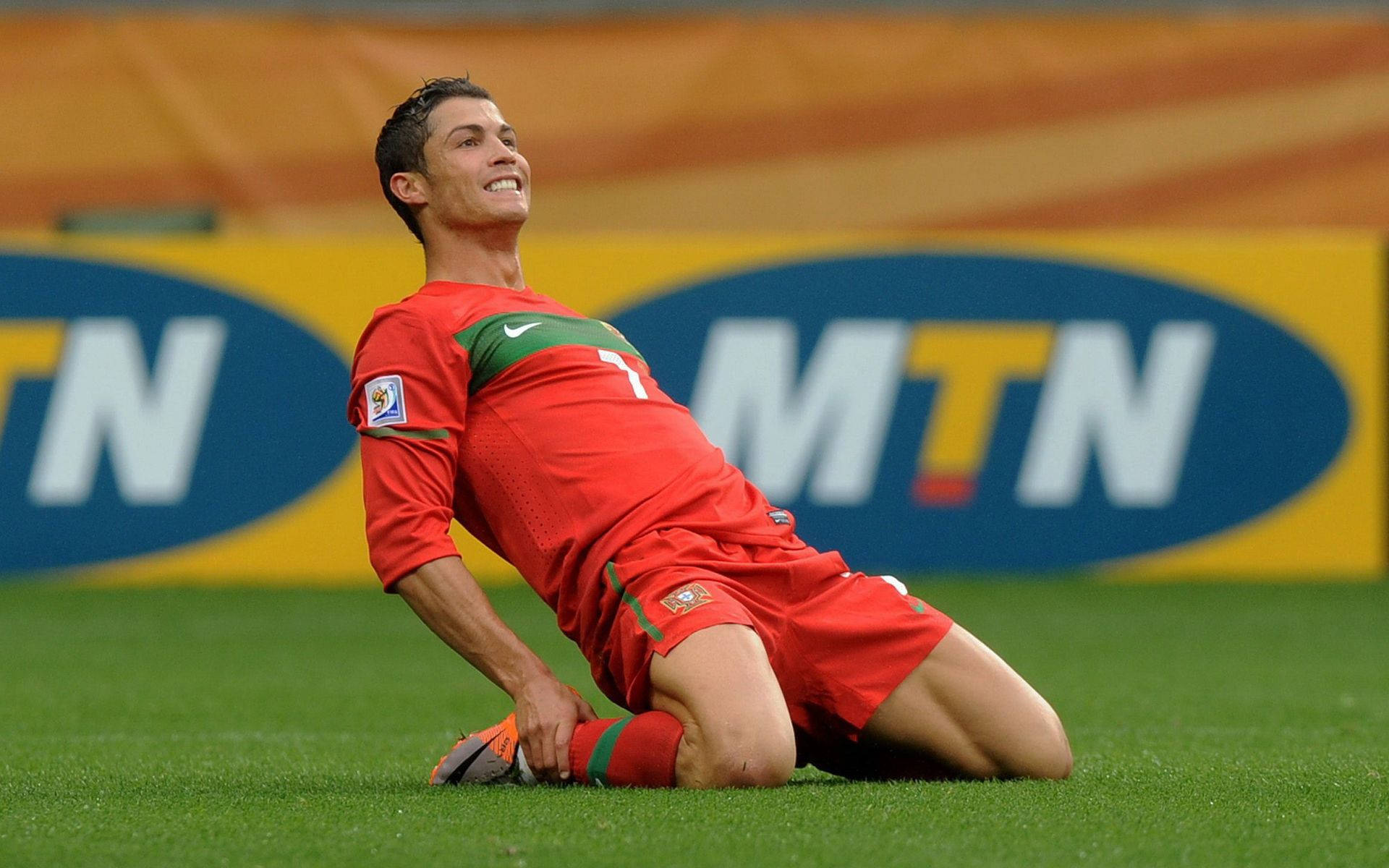 Cristiano Ronaldo Tricou Roșu FPF Cool Fundal