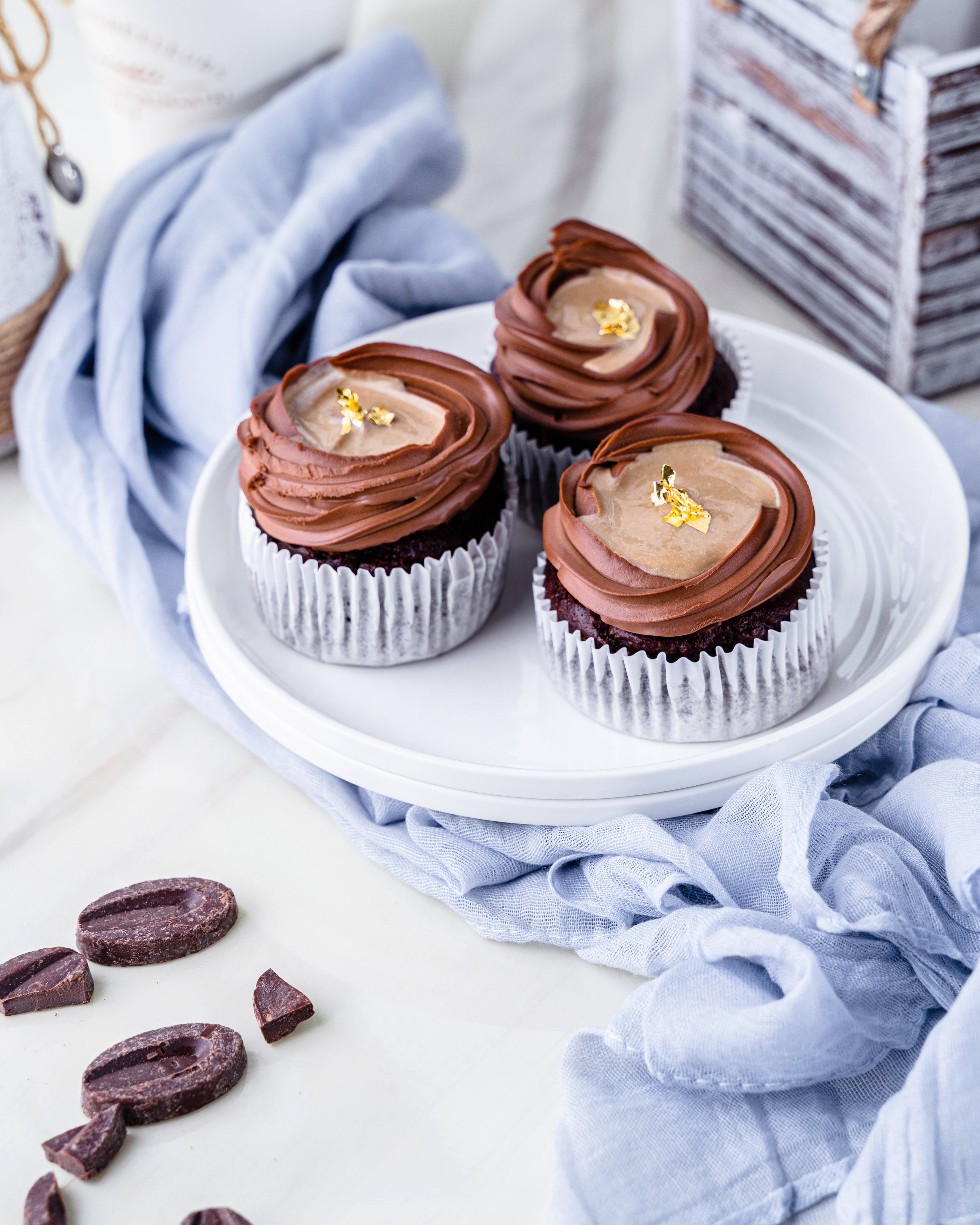 Cupcake de ciocolată auriu Fundal
