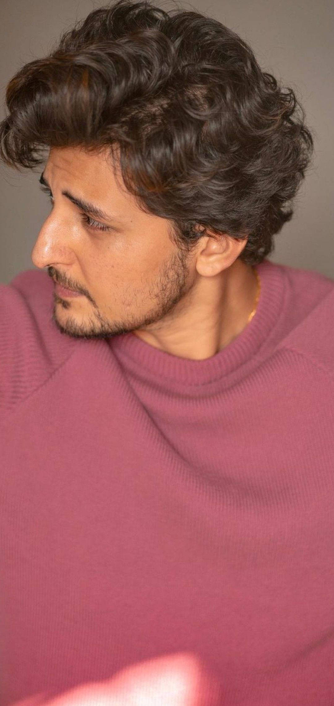 Darshan Raval HD păr creț Fundal