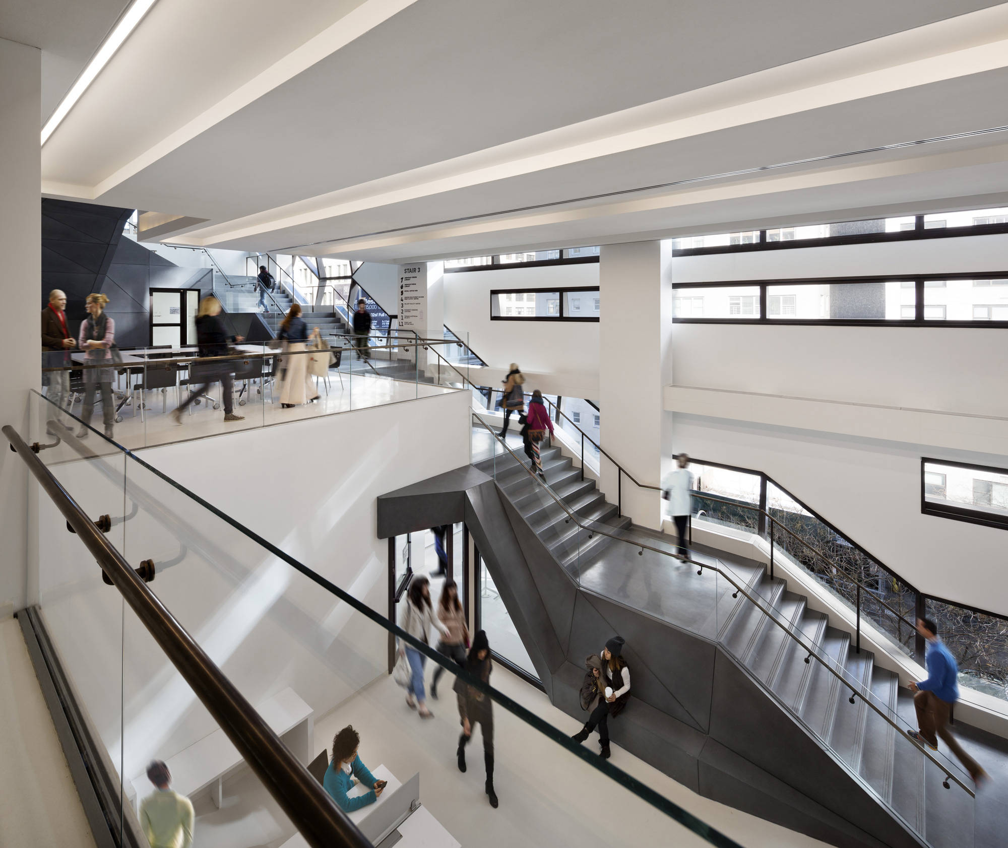 Design interior modern la The New School Fundal