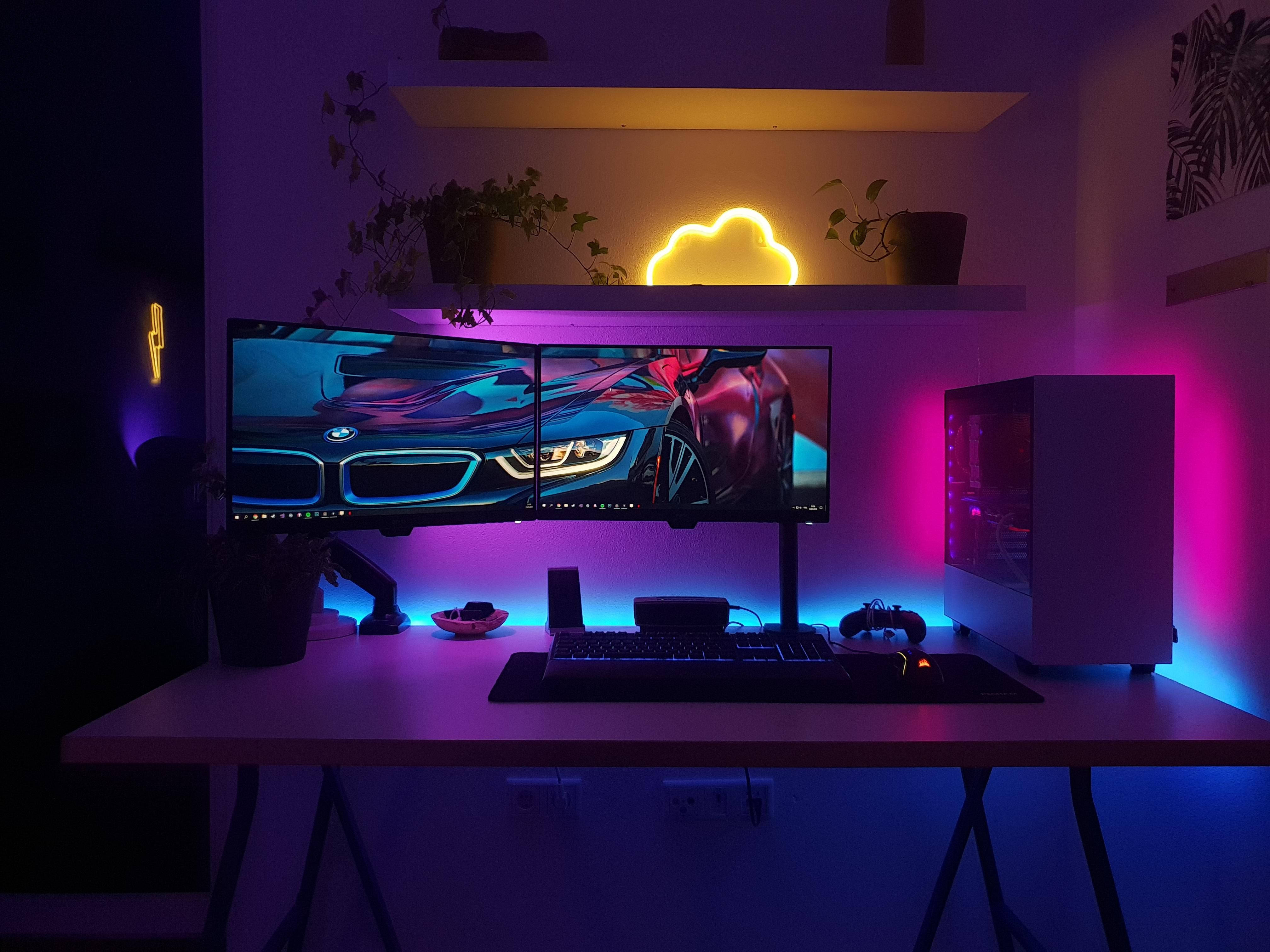 Design minimalist al camerei de gaming Fundal