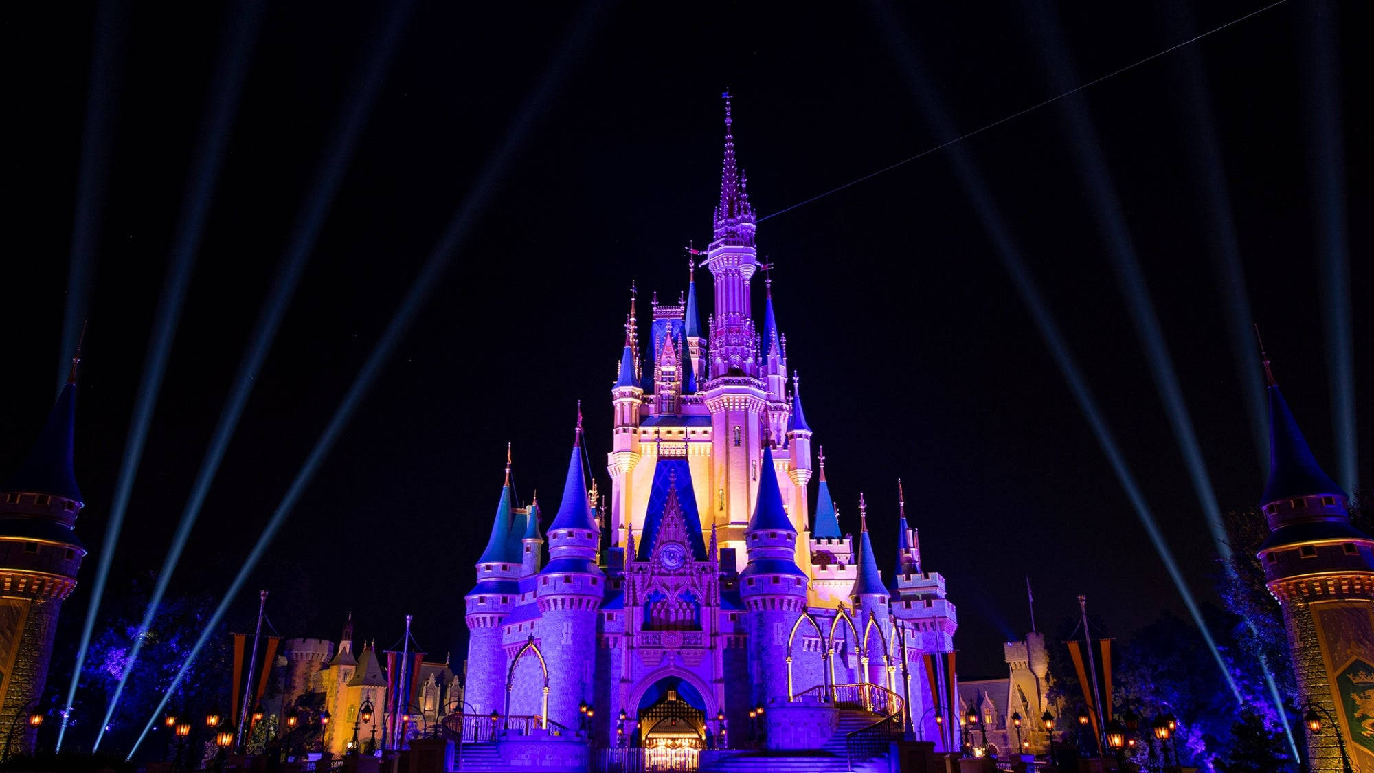 Disneyworld Noaptea Fundal