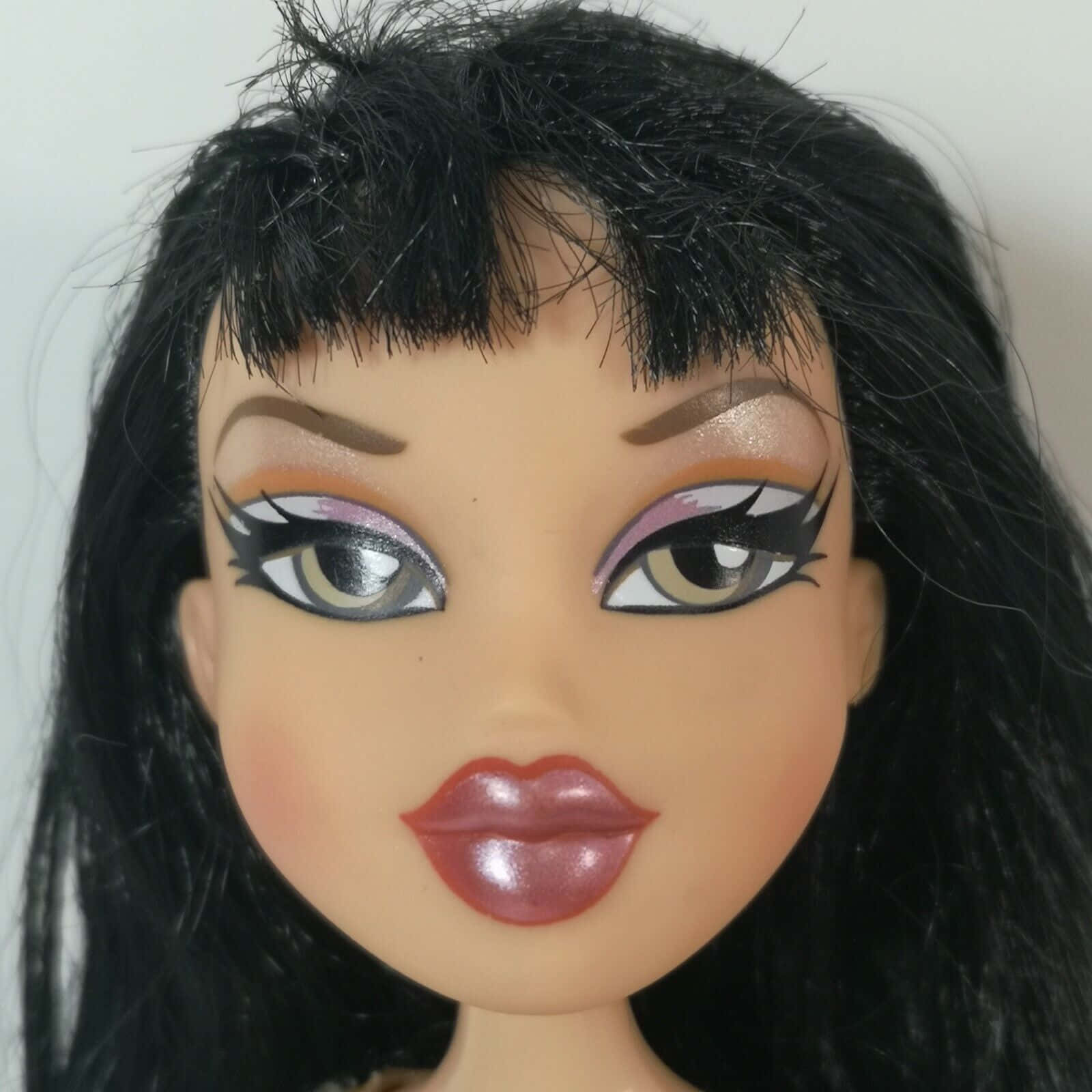 Distrează-te cu Prietenii Tăi în Timp ce îți Afișezi Stilul Personal cu Estetica Bratz! Fundal