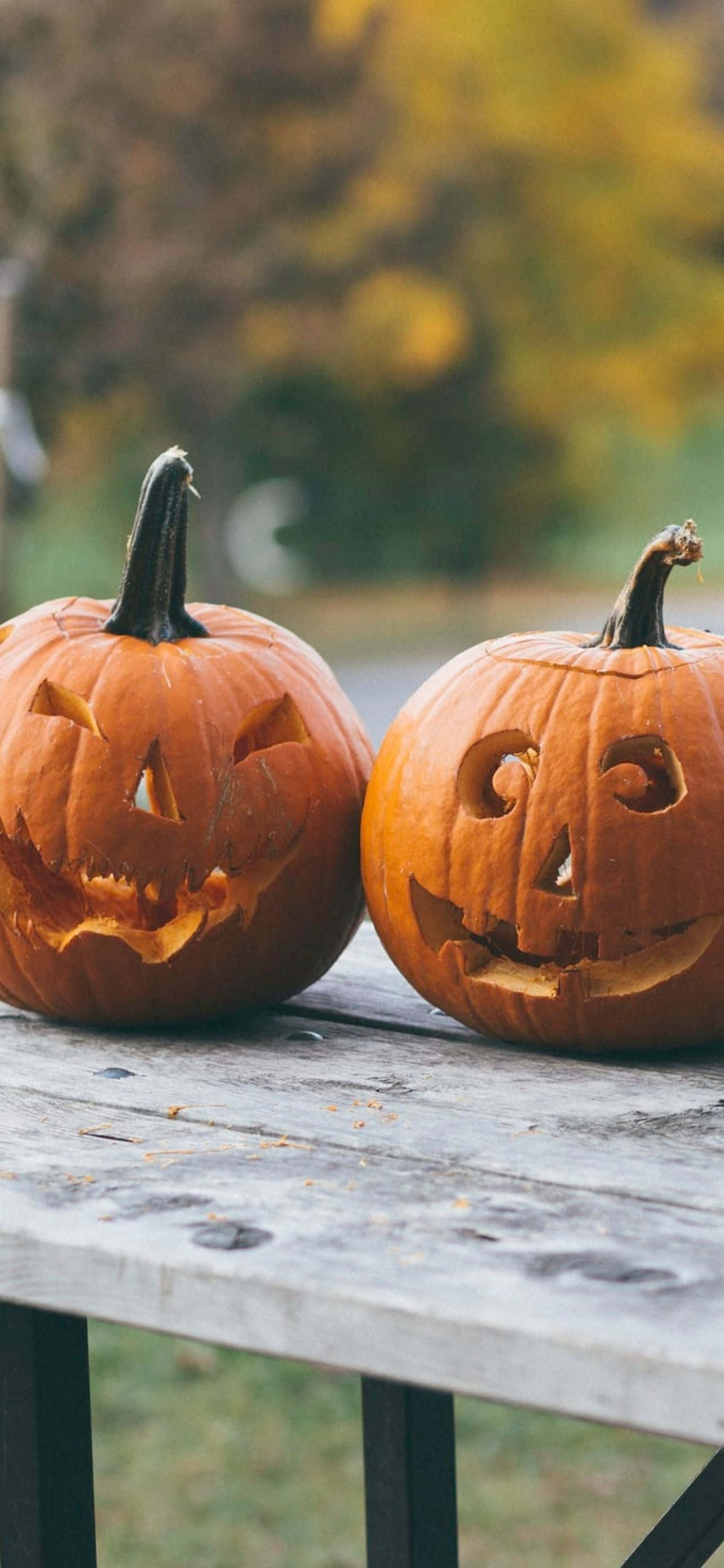 Distrează-te înfricoșător de Halloween cu iPhone-ul tău Fundal