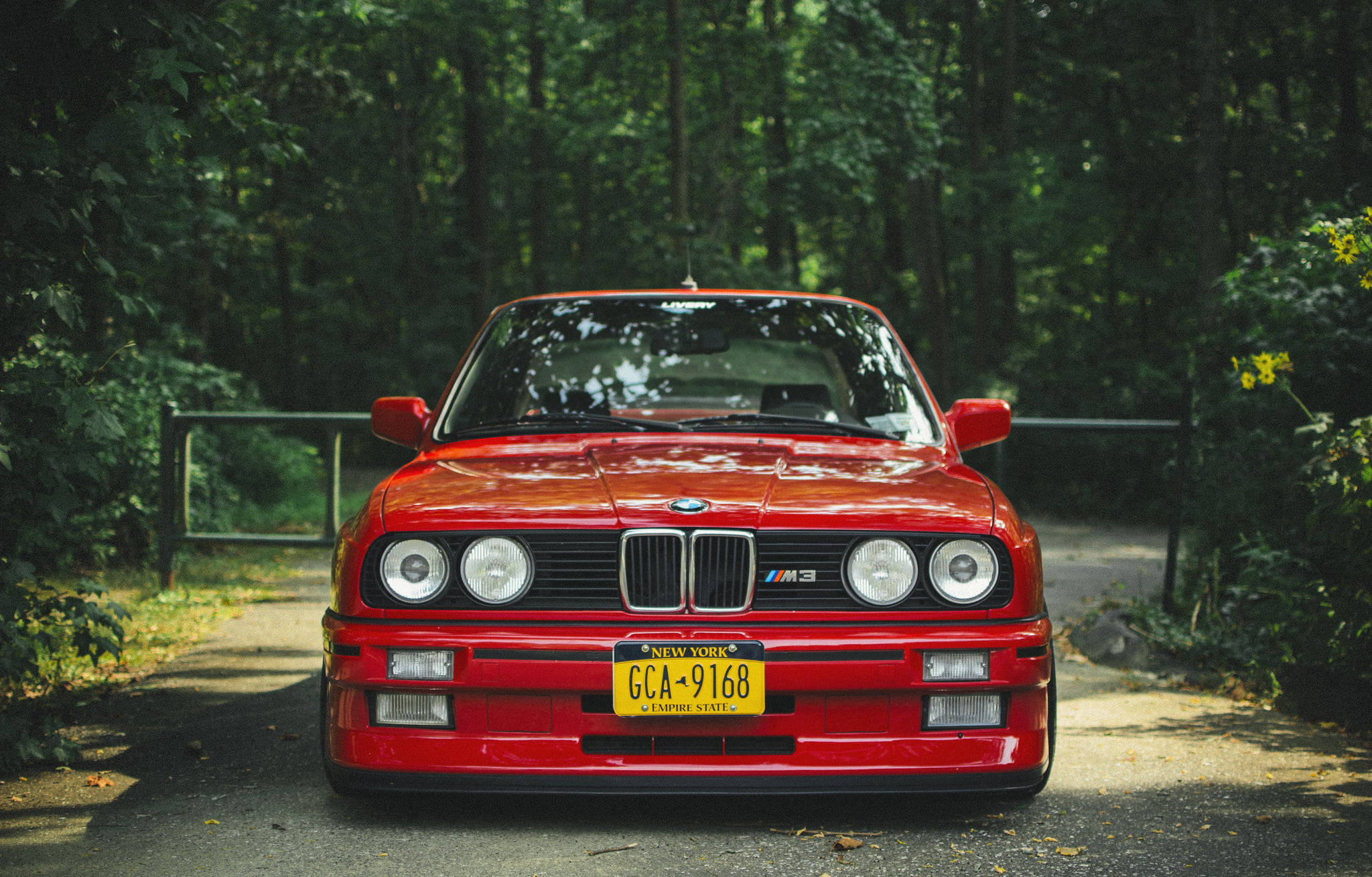 E30 M3 BMW roșu pentru laptop Fundal