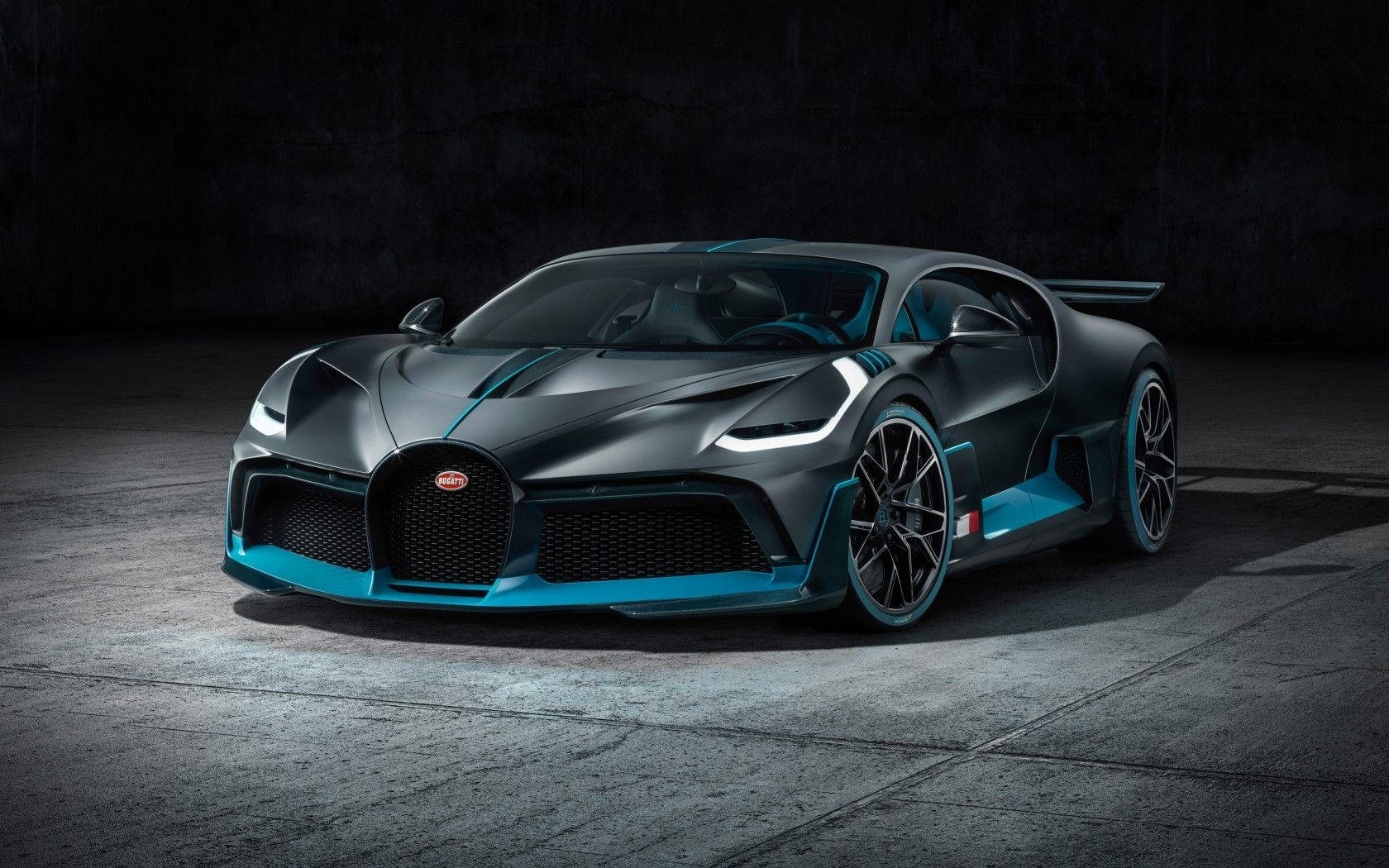 Eleganță rafinată – Supercarul Bugatti Divo Fundal