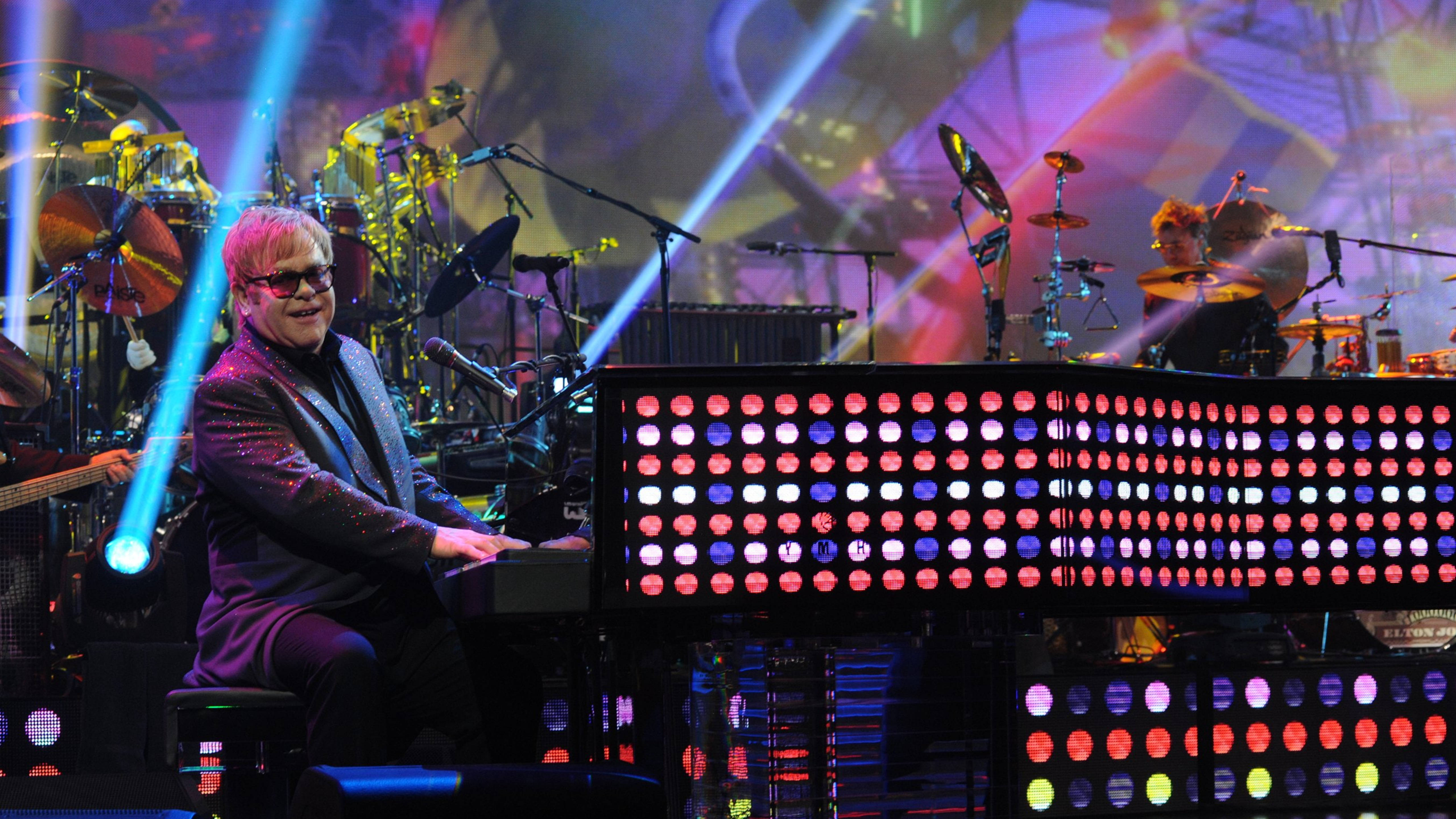Elton John Pian Puncte Polka Fundal