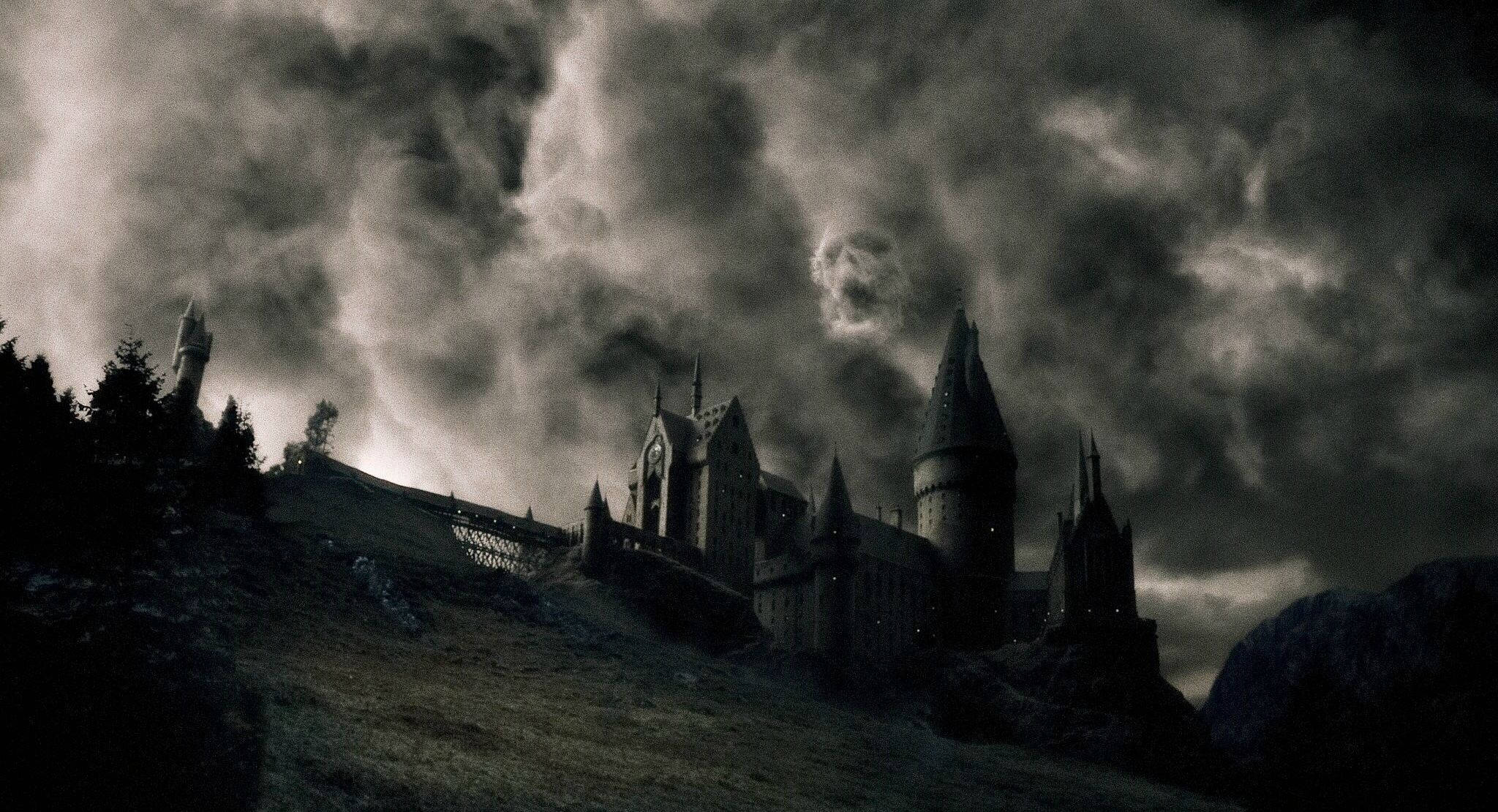 Estetică Hogwarts Alb-Negru Harry Potter Fundal